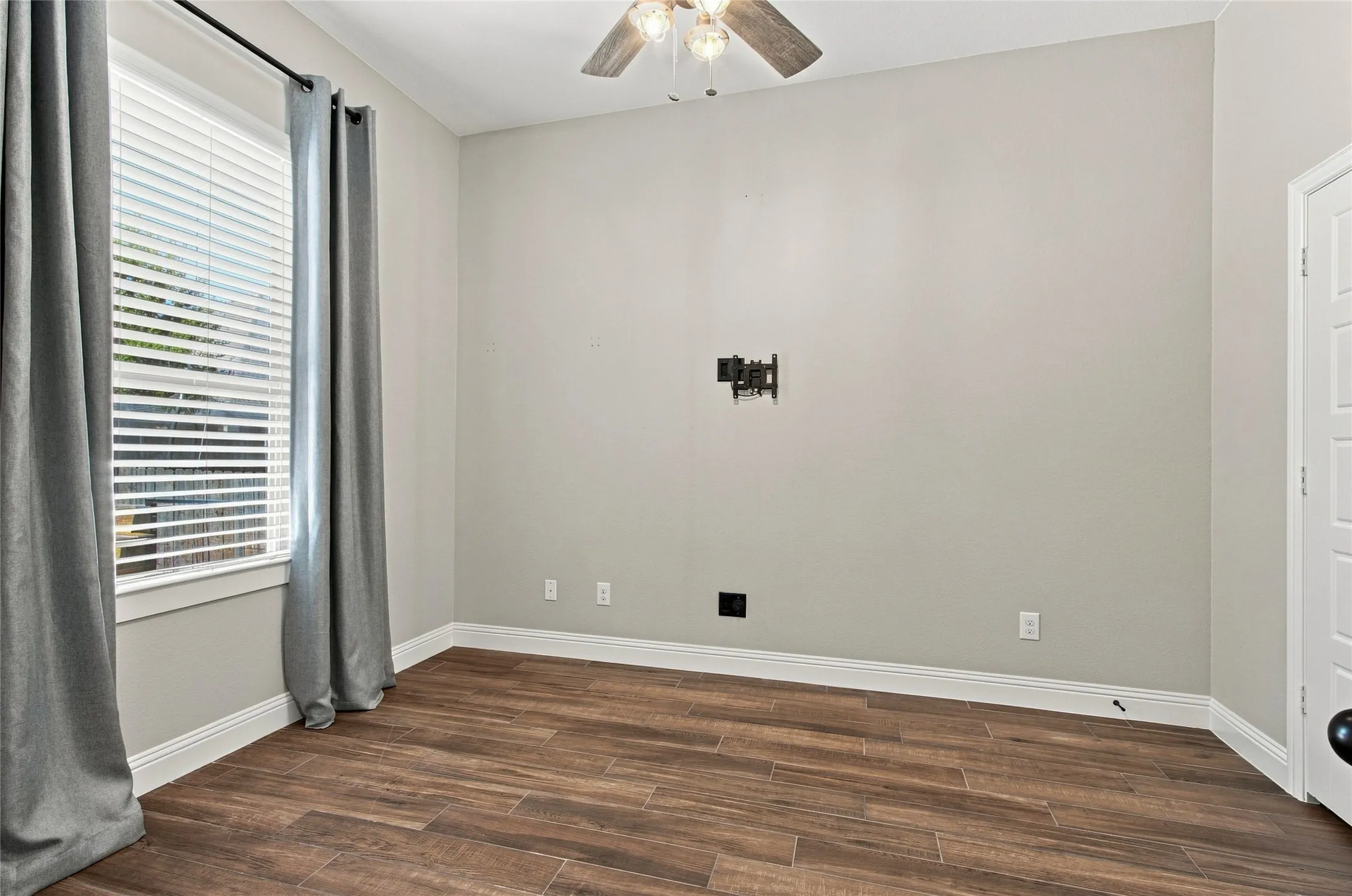 Single Family Residence For Sale in Denton County , 713 Chaparral Road, Sanger, Texas 76266, 4 Bedroom, 2 Bathroom, 3 Garage spaces, 2,198 Sqft, built in 2018, mls#21363708, Real Estate Agent in Sanger, Homes For Sale in Denton county, Homes For Sale in Sanger, Realtor in Sanger Texas, Real Estate Brokerage Independent Realty Texas, Luminita Cordes Realtor
