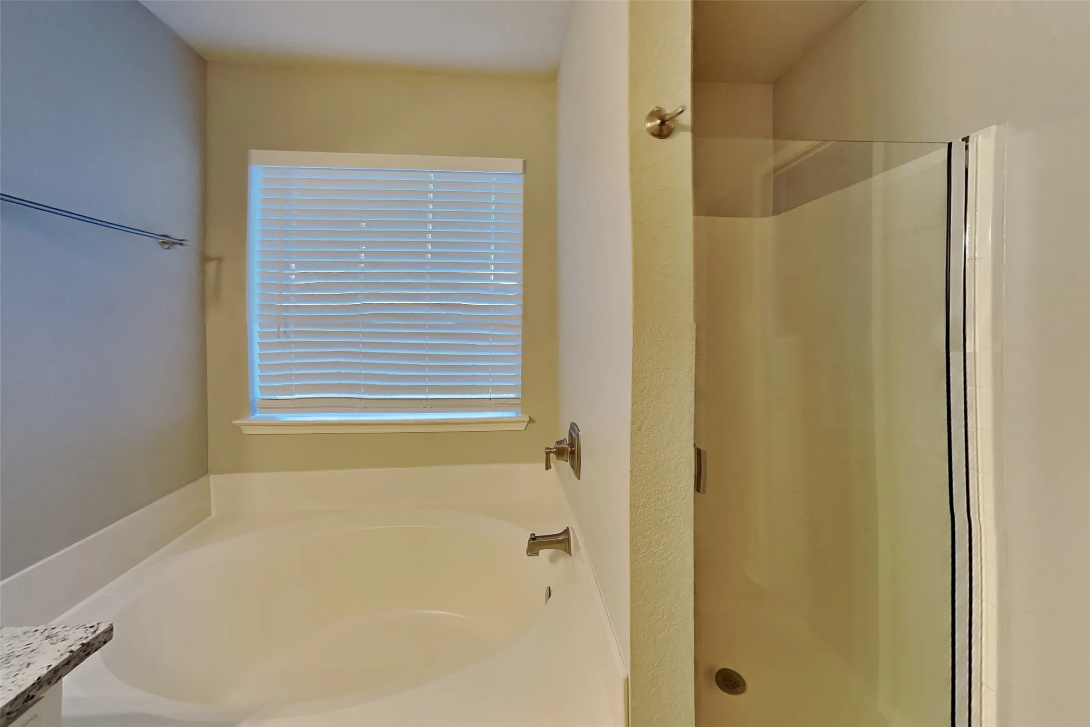 Single Family Residence For Rent in Tarrant County , 4541 Grainland Court, Fort Worth, Texas 76179, 3 Bedroom, 2 Bathroom, 2 Garage spaces, 1,604 Sqft, built in 2006, mls#21363701, Real Estate Agent in Fort Worth, Homes For Rent in Tarrant county, Homes For Rent in Fort Worth, Realtor in Fort Worth Texas, Real Estate Brokerage Independent Realty Texas, Luminita Cordes Realtor