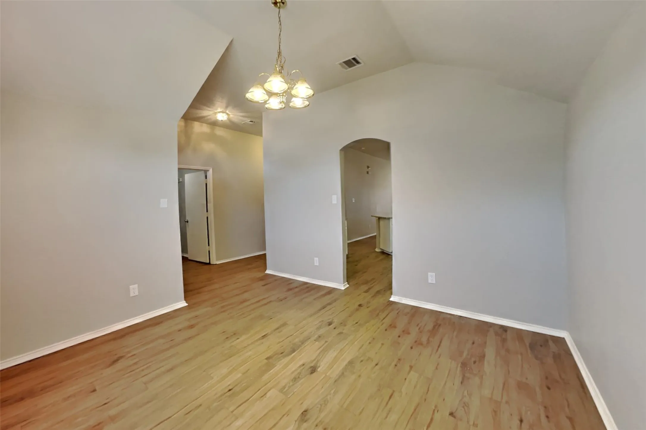 Single Family Residence For Rent in Tarrant County , 4541 Grainland Court, Fort Worth, Texas 76179, 3 Bedroom, 2 Bathroom, 2 Garage spaces, 1,604 Sqft, built in 2006, mls#21363701, Real Estate Agent in Fort Worth, Homes For Rent in Tarrant county, Homes For Rent in Fort Worth, Realtor in Fort Worth Texas, Real Estate Brokerage Independent Realty Texas, Luminita Cordes Realtor
