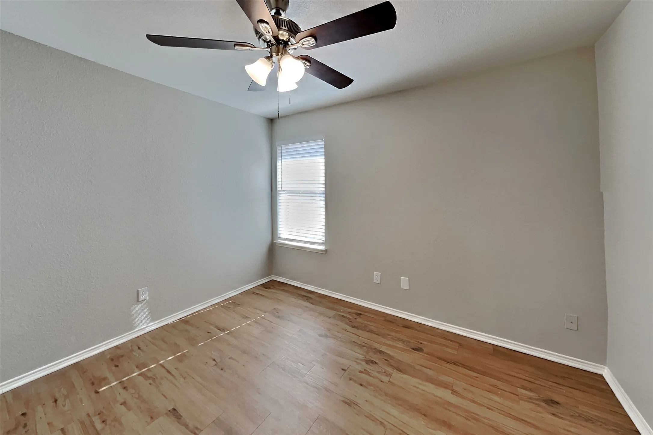 Single Family Residence For Rent in Tarrant County , 4541 Grainland Court, Fort Worth, Texas 76179, 3 Bedroom, 2 Bathroom, 2 Garage spaces, 1,604 Sqft, built in 2006, mls#21363701, Real Estate Agent in Fort Worth, Homes For Rent in Tarrant county, Homes For Rent in Fort Worth, Realtor in Fort Worth Texas, Real Estate Brokerage Independent Realty Texas, Luminita Cordes Realtor