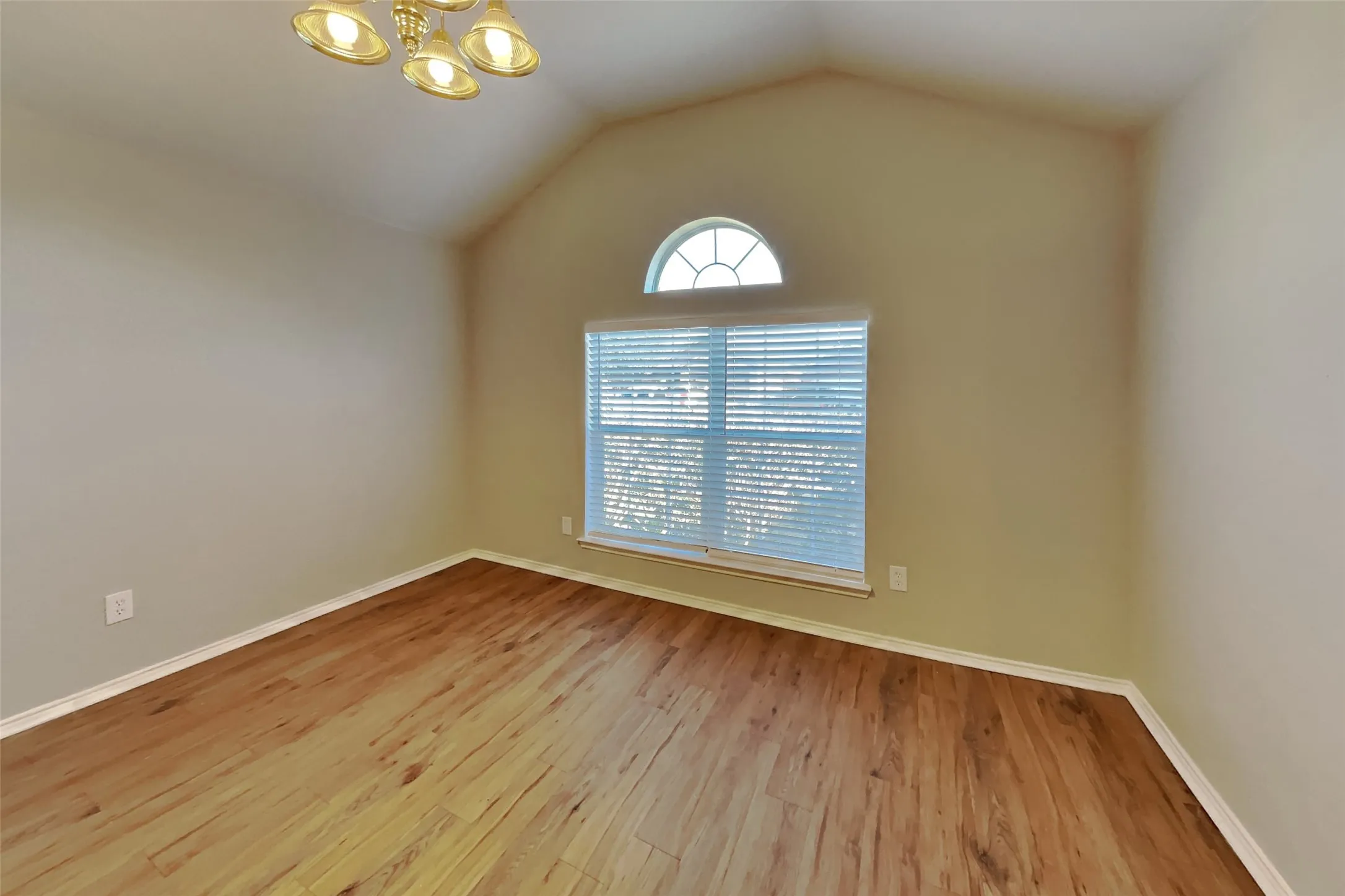 Single Family Residence For Rent in Tarrant County , 4541 Grainland Court, Fort Worth, Texas 76179, 3 Bedroom, 2 Bathroom, 2 Garage spaces, 1,604 Sqft, built in 2006, mls#21363701, Real Estate Agent in Fort Worth, Homes For Rent in Tarrant county, Homes For Rent in Fort Worth, Realtor in Fort Worth Texas, Real Estate Brokerage Independent Realty Texas, Luminita Cordes Realtor