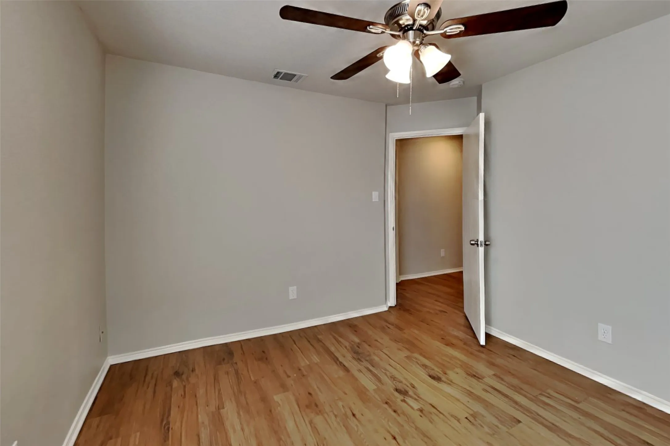 Single Family Residence For Rent in Tarrant County , 4541 Grainland Court, Fort Worth, Texas 76179, 3 Bedroom, 2 Bathroom, 2 Garage spaces, 1,604 Sqft, built in 2006, mls#21363701, Real Estate Agent in Fort Worth, Homes For Rent in Tarrant county, Homes For Rent in Fort Worth, Realtor in Fort Worth Texas, Real Estate Brokerage Independent Realty Texas, Luminita Cordes Realtor
