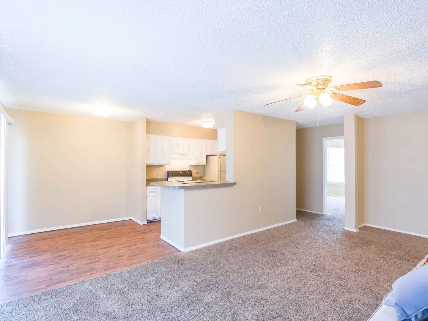 Apartment For Rent in Taylor County , 2400 Buffalo Gap Road 275, Abilene, Texas 79605, 2 Bedroom, 2 Bathroom, Garage spaces, 1,296 Sqft, built in 1973, mls#21362717, Real Estate Agent in Abilene, Homes For Rent in Taylor county, Homes For Rent in Abilene, Realtor in Abilene Texas, Real Estate Brokerage Independent Realty Texas, Luminita Cordes Realtor