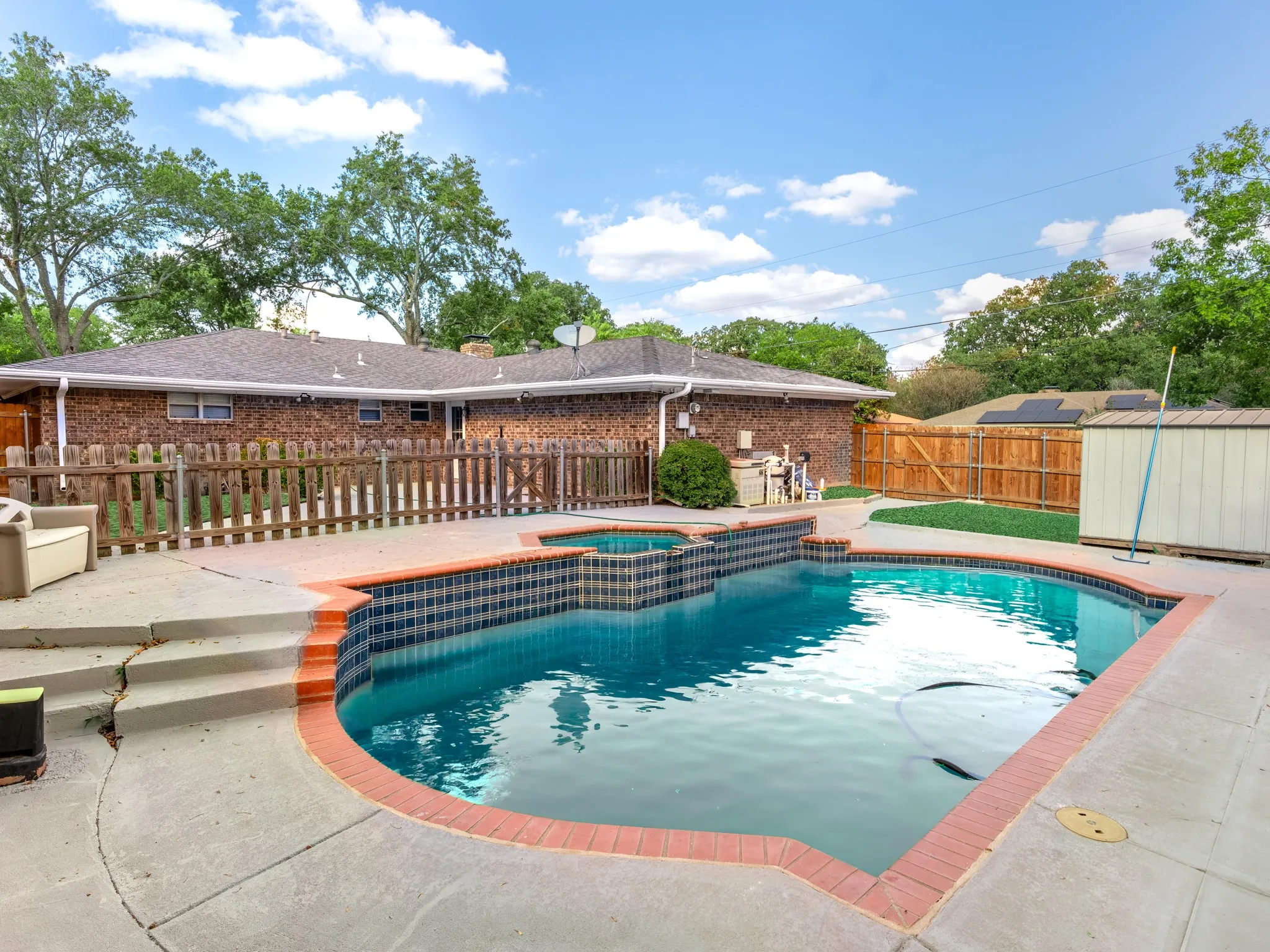 Single Family Residence For Rent in Navarro County , 501 Edgewood Avenue, Corsicana, Texas 75110, 3 Bedroom, 2 Bathroom, 2 Garage spaces, 1,772 Sqft, built in 1973, Price $2,560, mls#21362462, Real Estate Agent in Corsicana, Homes For Rent in Navarro county, Homes For Rent in Corsicana, Realtor in Corsicana Texas, Real Estate Brokerage Independent Realty Texas, Luminita Cordes Realtor