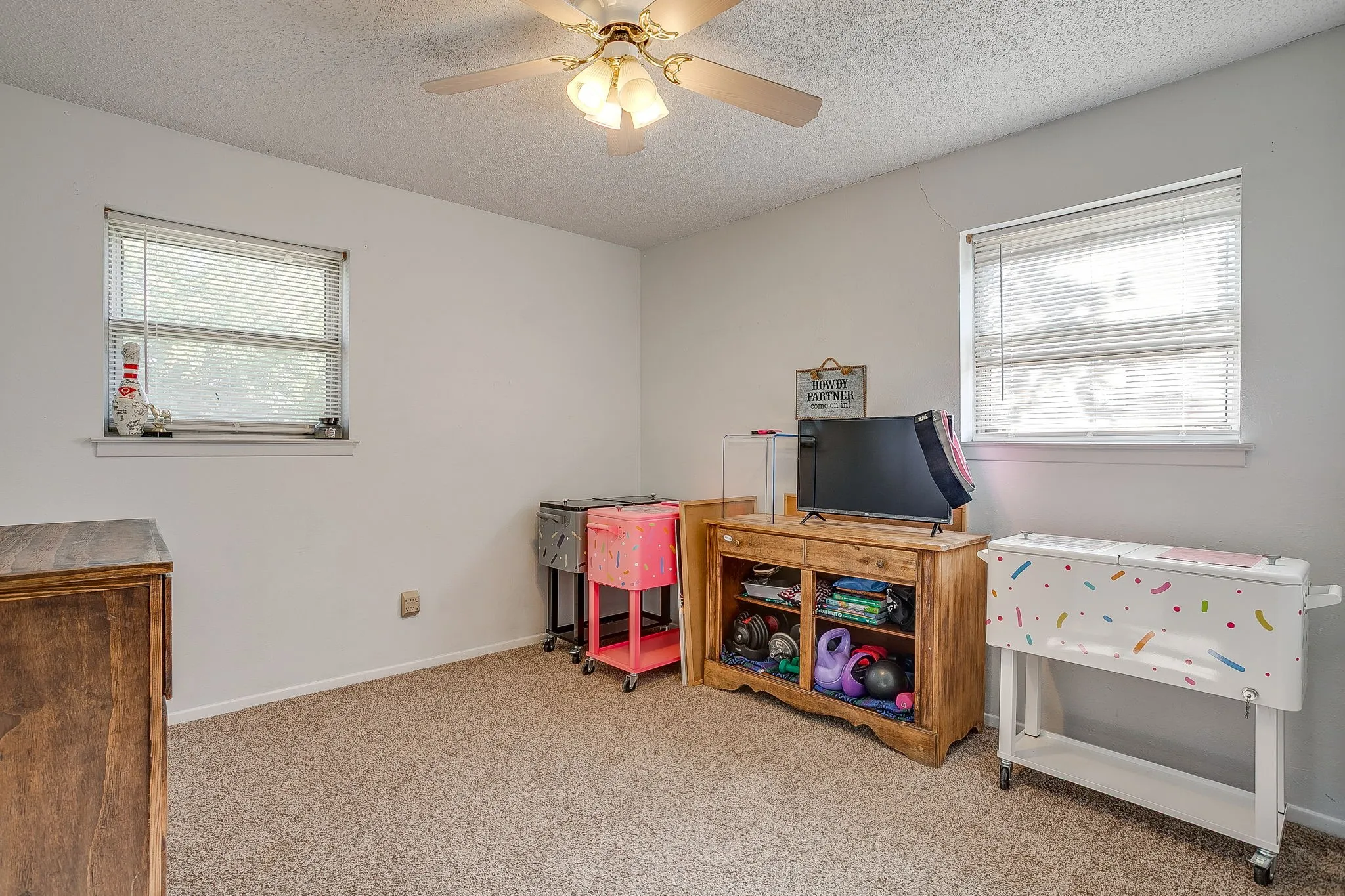 Single Family Residence For Sale in Palo Pinto County , 2102 SE 10th Street, Mineral Wells, Texas 76067, 4 Bedroom, 2 Bathroom, Garage spaces, 2,017 Sqft, built in 1968, mls#21362559, Real Estate Agent in Mineral Wells, Homes For Sale in Palo Pinto county, Homes For Sale in Mineral Wells, Realtor in Mineral Wells Texas, Real Estate Brokerage Independent Realty Texas, Luminita Cordes Realtor