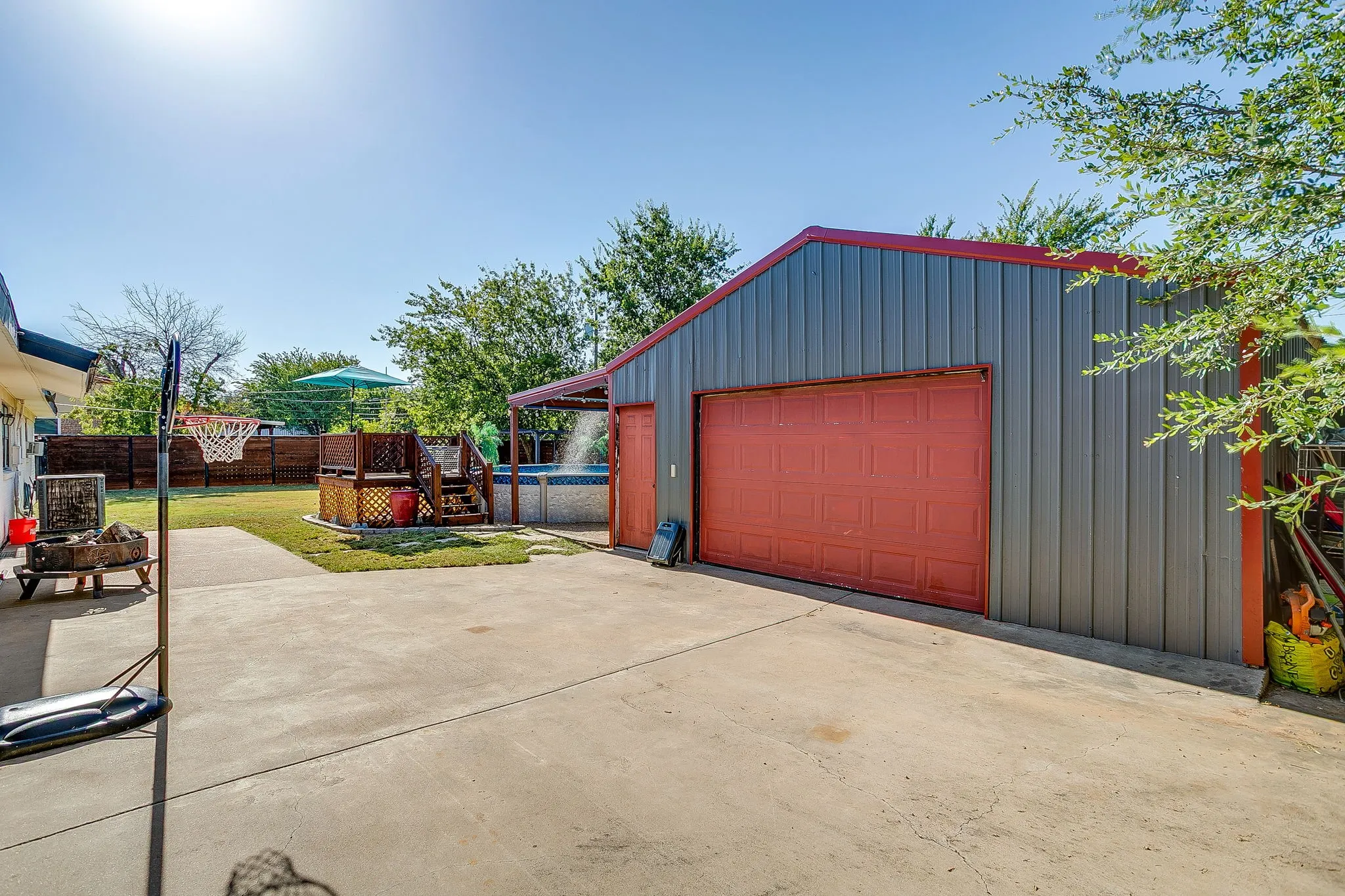 Single Family Residence For Sale in Palo Pinto County , 2102 SE 10th Street, Mineral Wells, Texas 76067, 4 Bedroom, 2 Bathroom, Garage spaces, 2,017 Sqft, built in 1968, mls#21362559, Real Estate Agent in Mineral Wells, Homes For Sale in Palo Pinto county, Homes For Sale in Mineral Wells, Realtor in Mineral Wells Texas, Real Estate Brokerage Independent Realty Texas, Luminita Cordes Realtor