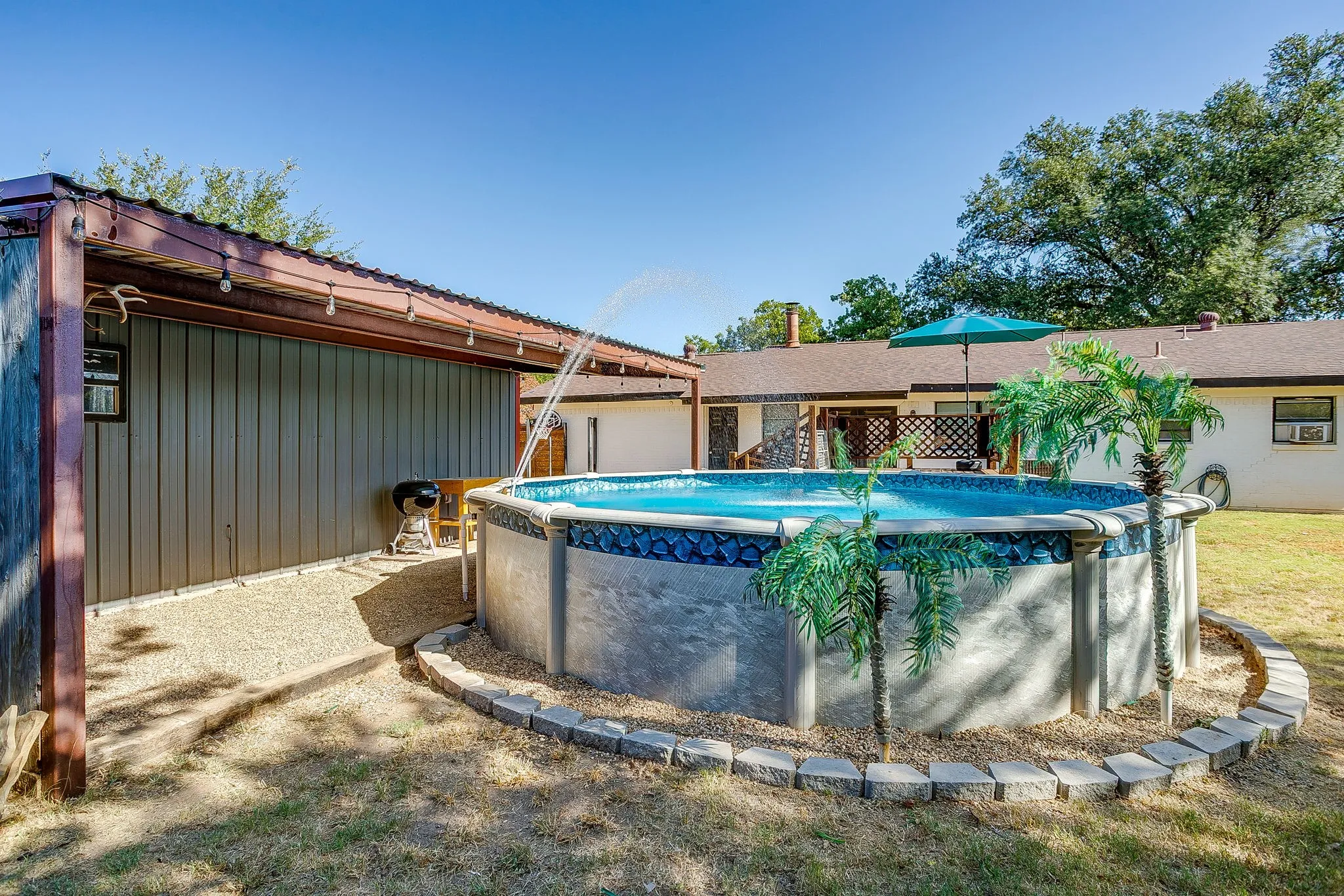 Single Family Residence For Sale in Palo Pinto County , 2102 SE 10th Street, Mineral Wells, Texas 76067, 4 Bedroom, 2 Bathroom, Garage spaces, 2,017 Sqft, built in 1968, mls#21362559, Real Estate Agent in Mineral Wells, Homes For Sale in Palo Pinto county, Homes For Sale in Mineral Wells, Realtor in Mineral Wells Texas, Real Estate Brokerage Independent Realty Texas, Luminita Cordes Realtor