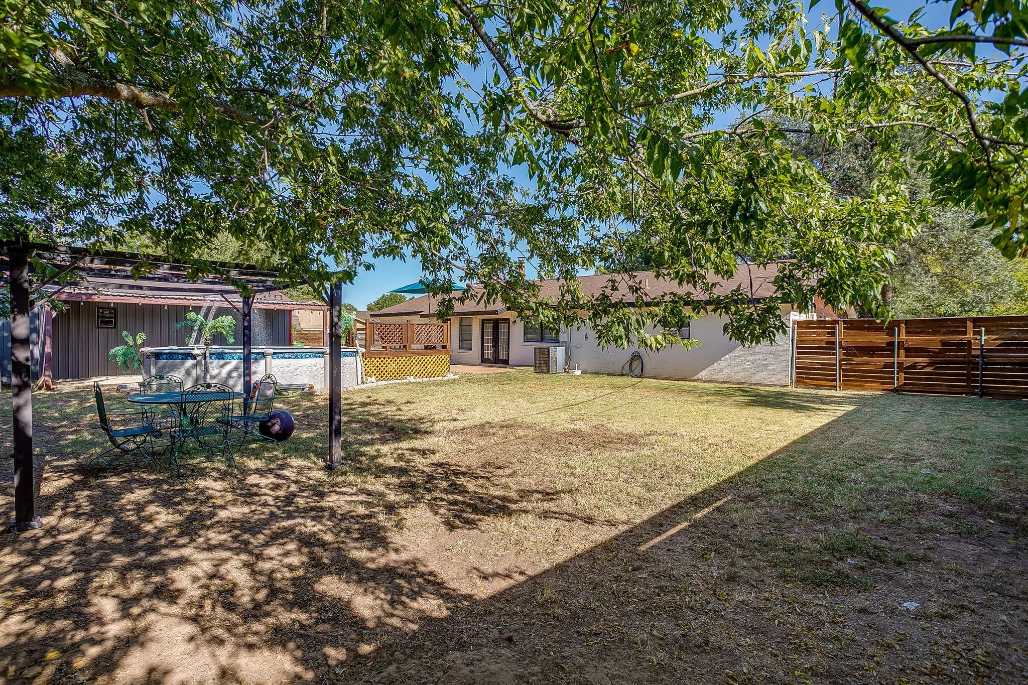 Single Family Residence For Sale in Palo Pinto County , 2102 SE 10th Street, Mineral Wells, Texas 76067, 4 Bedroom, 2 Bathroom, Garage spaces, 2,017 Sqft, built in 1968, mls#21362559, Real Estate Agent in Mineral Wells, Homes For Sale in Palo Pinto county, Homes For Sale in Mineral Wells, Realtor in Mineral Wells Texas, Real Estate Brokerage Independent Realty Texas, Luminita Cordes Realtor