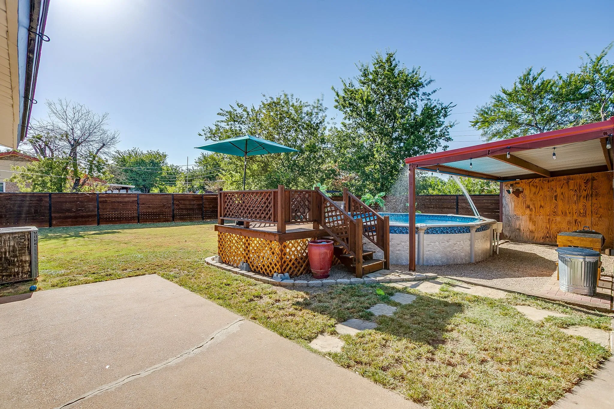 Single Family Residence For Sale in Palo Pinto County , 2102 SE 10th Street, Mineral Wells, Texas 76067, 4 Bedroom, 2 Bathroom, Garage spaces, 2,017 Sqft, built in 1968, mls#21362559, Real Estate Agent in Mineral Wells, Homes For Sale in Palo Pinto county, Homes For Sale in Mineral Wells, Realtor in Mineral Wells Texas, Real Estate Brokerage Independent Realty Texas, Luminita Cordes Realtor