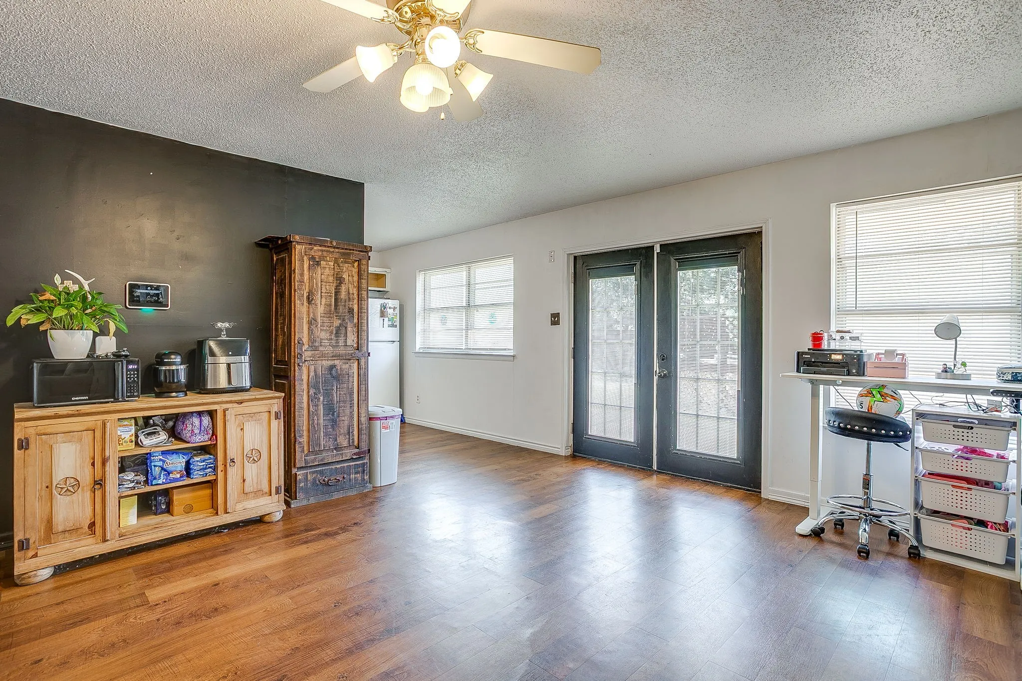 Single Family Residence For Sale in Palo Pinto County , 2102 SE 10th Street, Mineral Wells, Texas 76067, 4 Bedroom, 2 Bathroom, Garage spaces, 2,017 Sqft, built in 1968, mls#21362559, Real Estate Agent in Mineral Wells, Homes For Sale in Palo Pinto county, Homes For Sale in Mineral Wells, Realtor in Mineral Wells Texas, Real Estate Brokerage Independent Realty Texas, Luminita Cordes Realtor