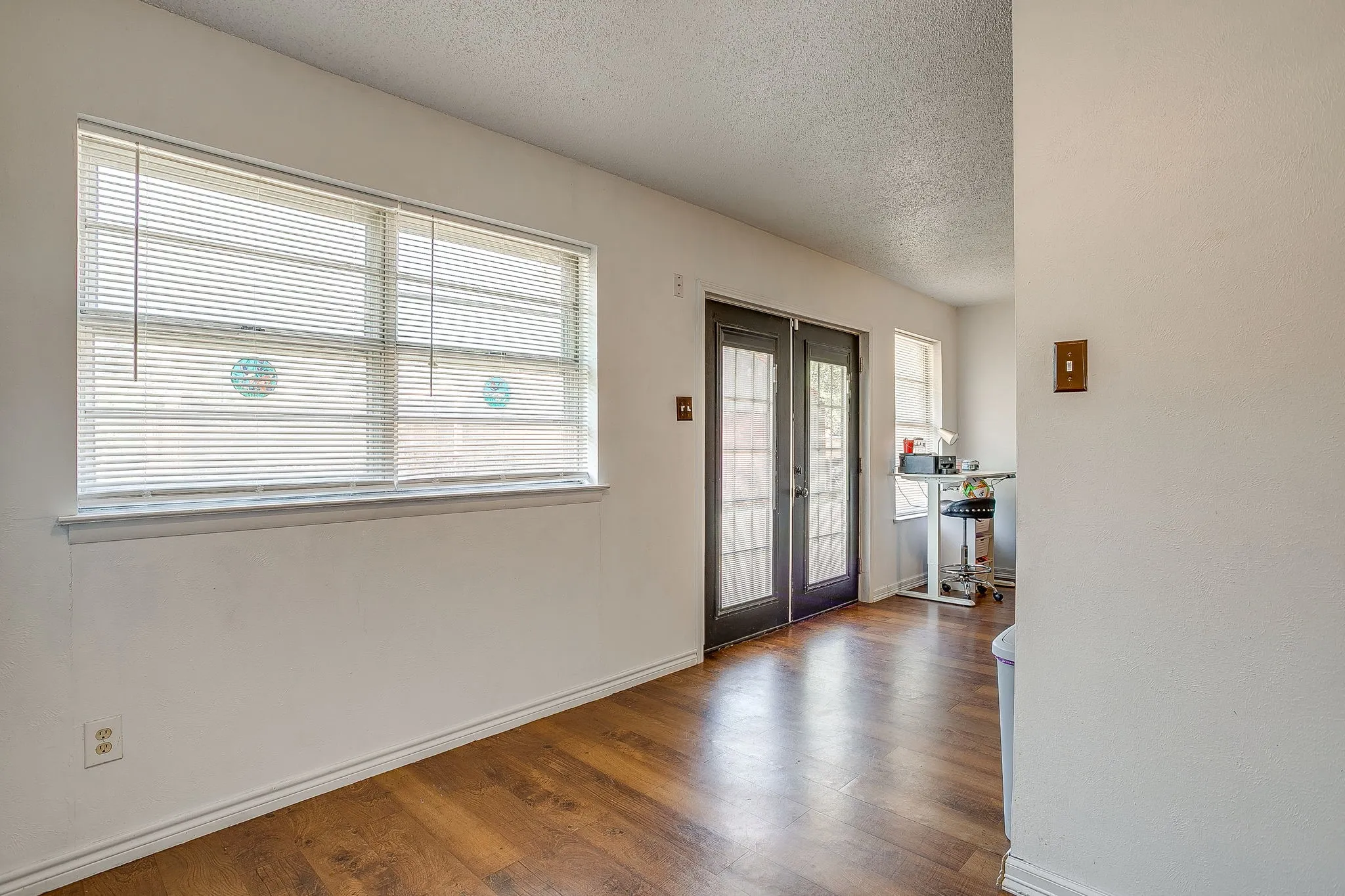 Single Family Residence For Sale in Palo Pinto County , 2102 SE 10th Street, Mineral Wells, Texas 76067, 4 Bedroom, 2 Bathroom, Garage spaces, 2,017 Sqft, built in 1968, mls#21362559, Real Estate Agent in Mineral Wells, Homes For Sale in Palo Pinto county, Homes For Sale in Mineral Wells, Realtor in Mineral Wells Texas, Real Estate Brokerage Independent Realty Texas, Luminita Cordes Realtor