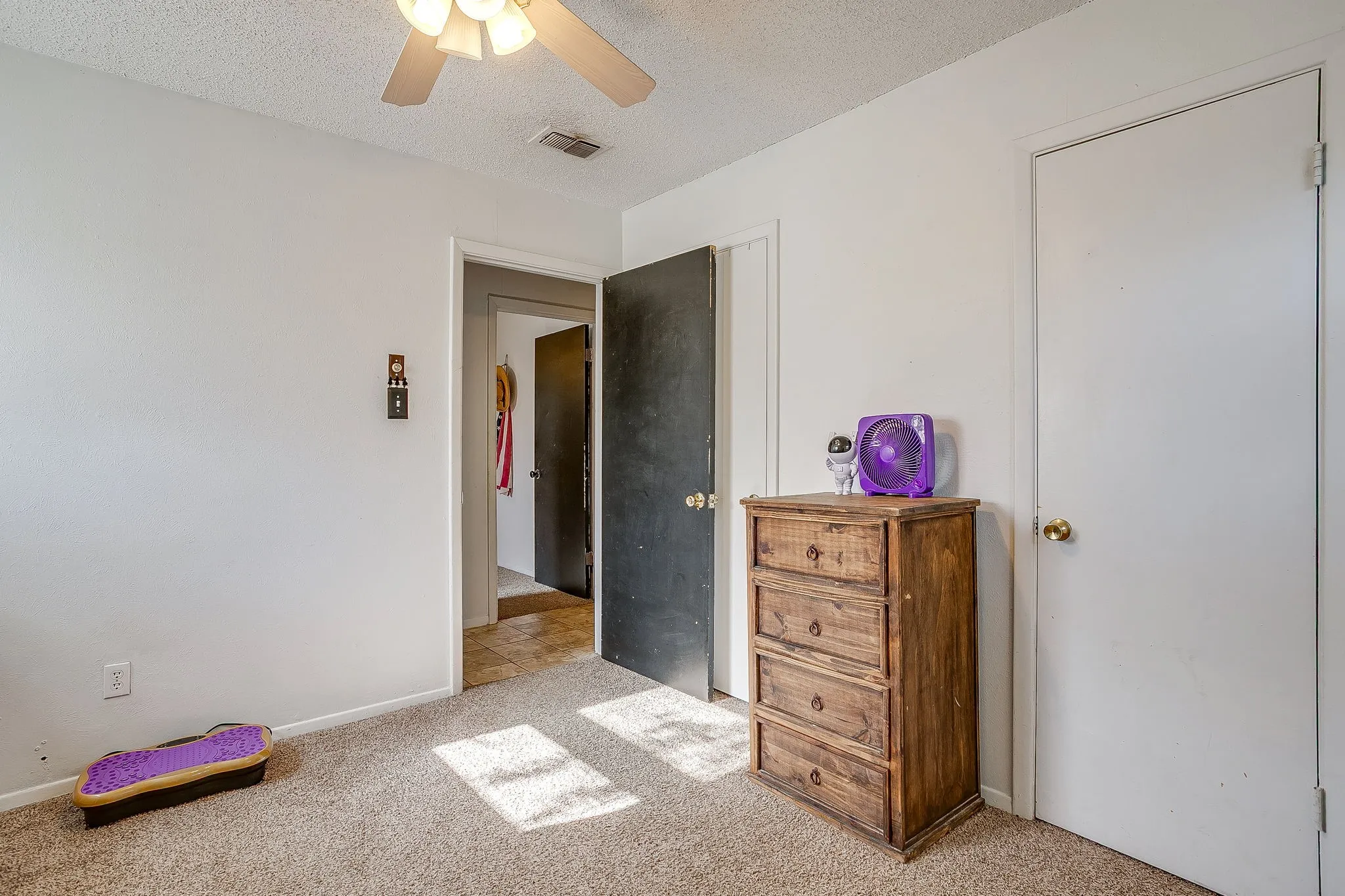Single Family Residence For Sale in Palo Pinto County , 2102 SE 10th Street, Mineral Wells, Texas 76067, 4 Bedroom, 2 Bathroom, Garage spaces, 2,017 Sqft, built in 1968, mls#21362559, Real Estate Agent in Mineral Wells, Homes For Sale in Palo Pinto county, Homes For Sale in Mineral Wells, Realtor in Mineral Wells Texas, Real Estate Brokerage Independent Realty Texas, Luminita Cordes Realtor