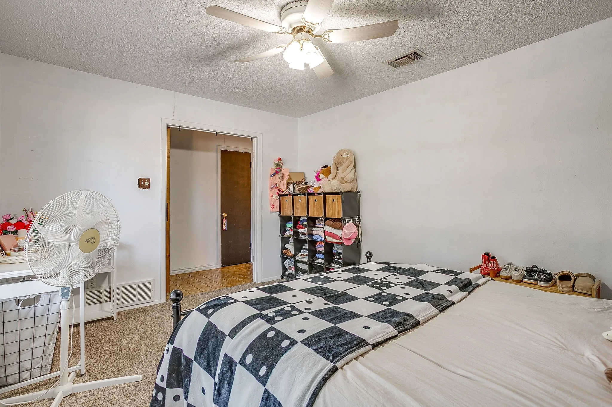Single Family Residence For Sale in Palo Pinto County , 2102 SE 10th Street, Mineral Wells, Texas 76067, 4 Bedroom, 2 Bathroom, Garage spaces, 2,017 Sqft, built in 1968, mls#21362559, Real Estate Agent in Mineral Wells, Homes For Sale in Palo Pinto county, Homes For Sale in Mineral Wells, Realtor in Mineral Wells Texas, Real Estate Brokerage Independent Realty Texas, Luminita Cordes Realtor