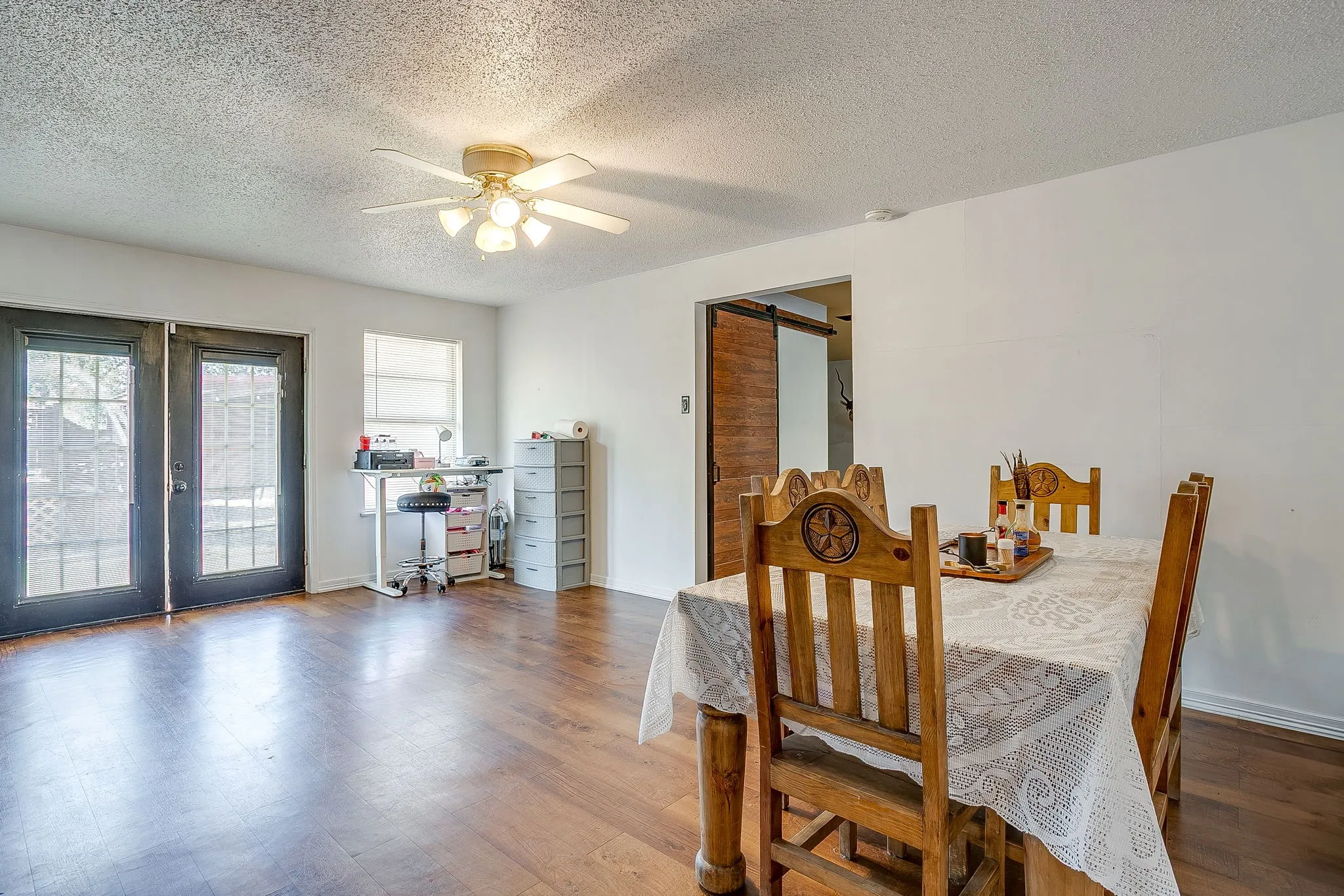 Single Family Residence For Sale in Palo Pinto County , 2102 SE 10th Street, Mineral Wells, Texas 76067, 4 Bedroom, 2 Bathroom, Garage spaces, 2,017 Sqft, built in 1968, mls#21362559, Real Estate Agent in Mineral Wells, Homes For Sale in Palo Pinto county, Homes For Sale in Mineral Wells, Realtor in Mineral Wells Texas, Real Estate Brokerage Independent Realty Texas, Luminita Cordes Realtor