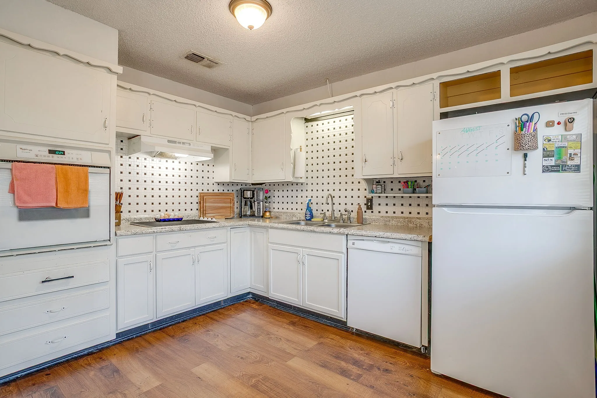 Single Family Residence For Sale in Palo Pinto County , 2102 SE 10th Street, Mineral Wells, Texas 76067, 4 Bedroom, 2 Bathroom, Garage spaces, 2,017 Sqft, built in 1968, mls#21362559, Real Estate Agent in Mineral Wells, Homes For Sale in Palo Pinto county, Homes For Sale in Mineral Wells, Realtor in Mineral Wells Texas, Real Estate Brokerage Independent Realty Texas, Luminita Cordes Realtor