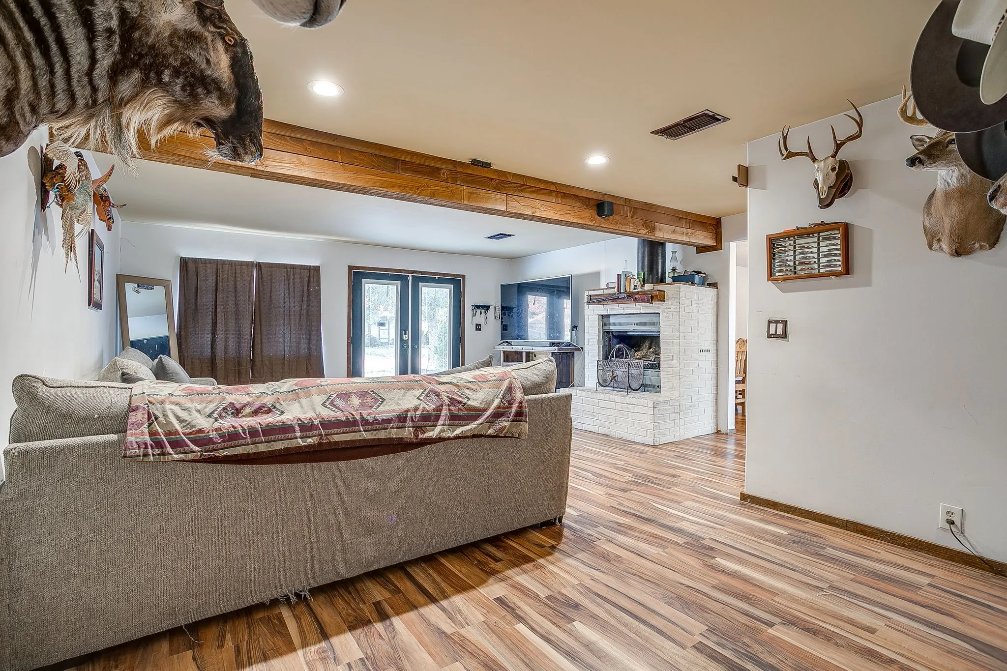 Single Family Residence For Sale in Palo Pinto County , 2102 SE 10th Street, Mineral Wells, Texas 76067, 4 Bedroom, 2 Bathroom, Garage spaces, 2,017 Sqft, built in 1968, mls#21362559, Real Estate Agent in Mineral Wells, Homes For Sale in Palo Pinto county, Homes For Sale in Mineral Wells, Realtor in Mineral Wells Texas, Real Estate Brokerage Independent Realty Texas, Luminita Cordes Realtor