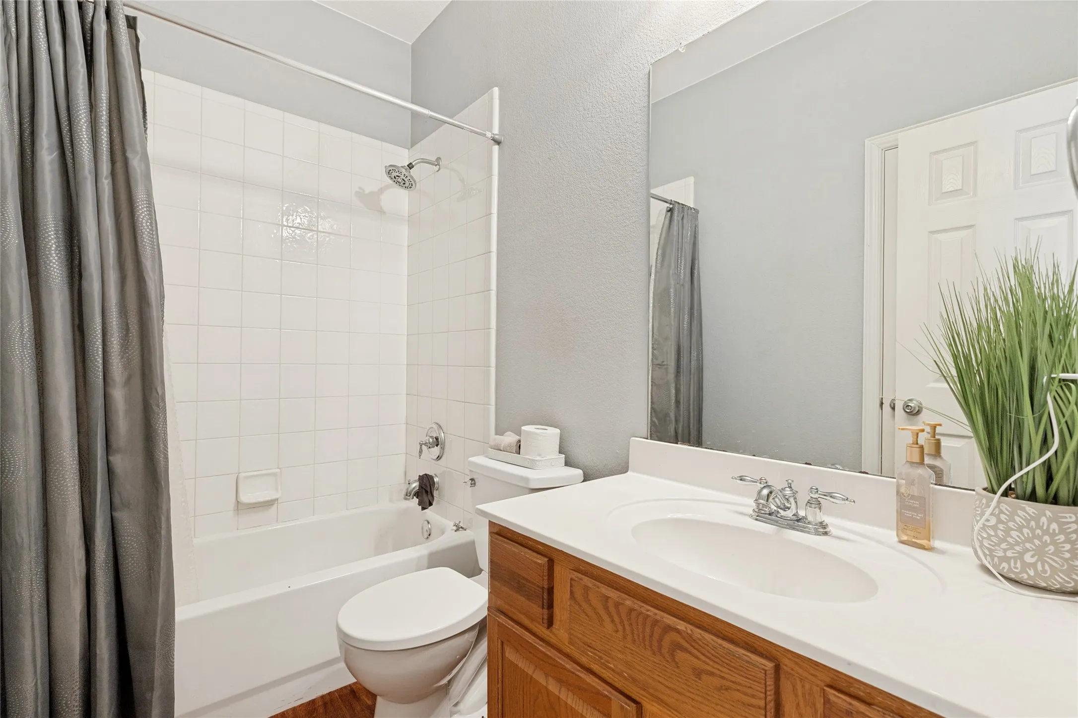 Single Family Residence For Sale in Denton County , 10316 Nantucket Drive, Providence Village, Texas 76227, 3 Bedroom, 2 Bathroom, 2 Garage spaces, 1,730 Sqft, built in 2003, mls#21337096, Real Estate Agent in Providence Village, Homes For Sale in Denton county, Homes For Sale in Providence Village, Realtor in Providence Village Texas, Real Estate Brokerage Independent Realty Texas, Luminita Cordes Realtor