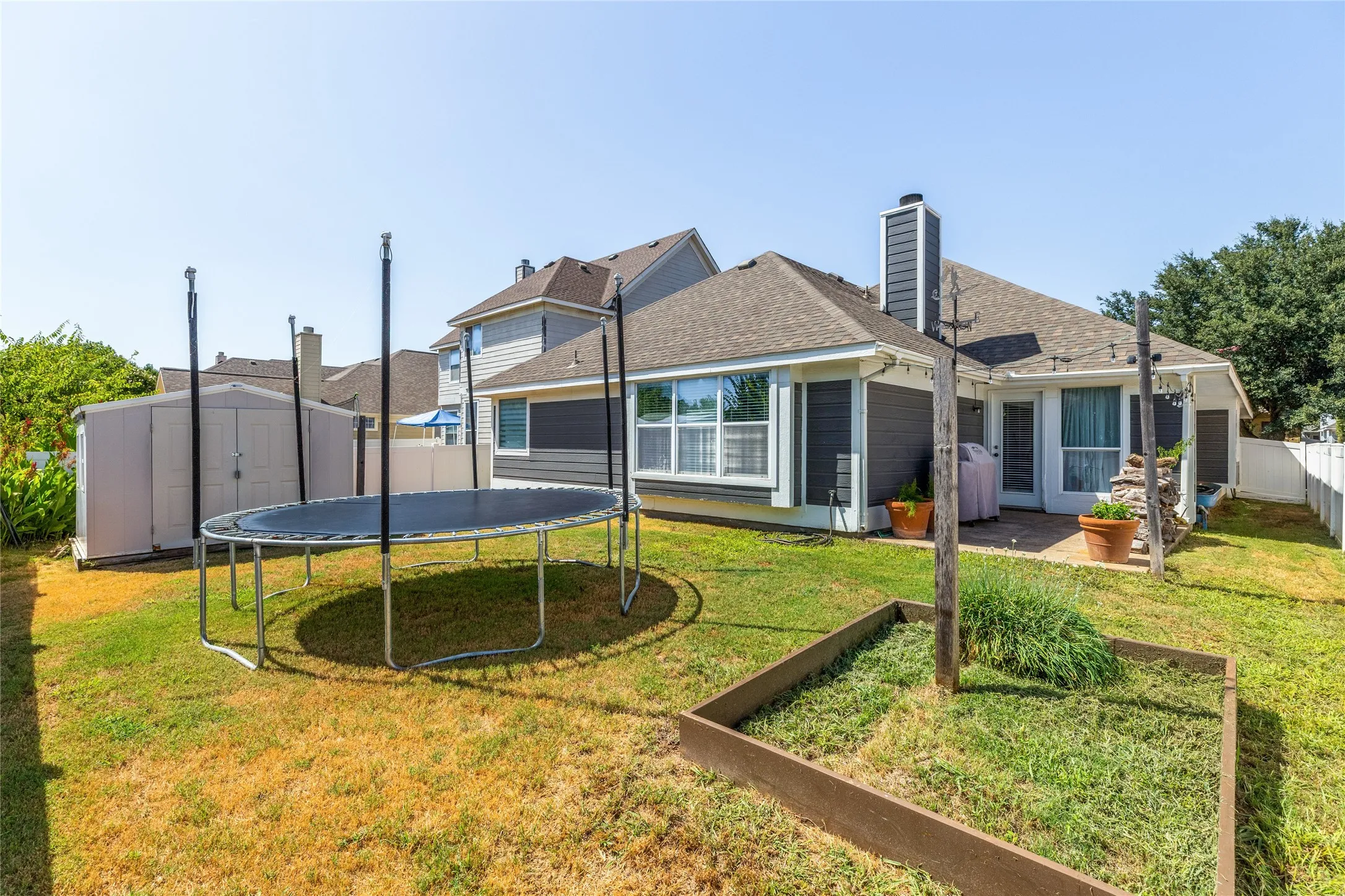 Single Family Residence For Sale in Denton County , 10316 Nantucket Drive, Providence Village, Texas 76227, 3 Bedroom, 2 Bathroom, 2 Garage spaces, 1,730 Sqft, built in 2003, mls#21337096, Real Estate Agent in Providence Village, Homes For Sale in Denton county, Homes For Sale in Providence Village, Realtor in Providence Village Texas, Real Estate Brokerage Independent Realty Texas, Luminita Cordes Realtor