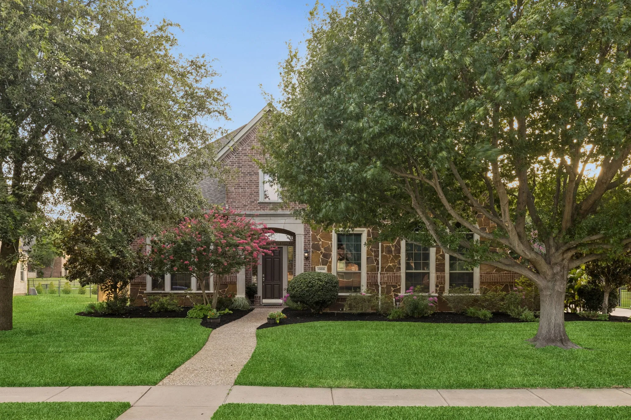 Single Family Residence For Sale in Tarrant County , 1308 Shropshire Court, Keller, Texas 76248, 5 Bedroom, 4 Bathroom, 4 Garage spaces, 4,344 Sqft, built in 2002, mls#21363693, Real Estate Agent in Keller, Homes For Sale in Tarrant county, Homes For Sale in Keller, Realtor in Keller Texas, Real Estate Brokerage Independent Realty Texas, Luminita Cordes Realtor