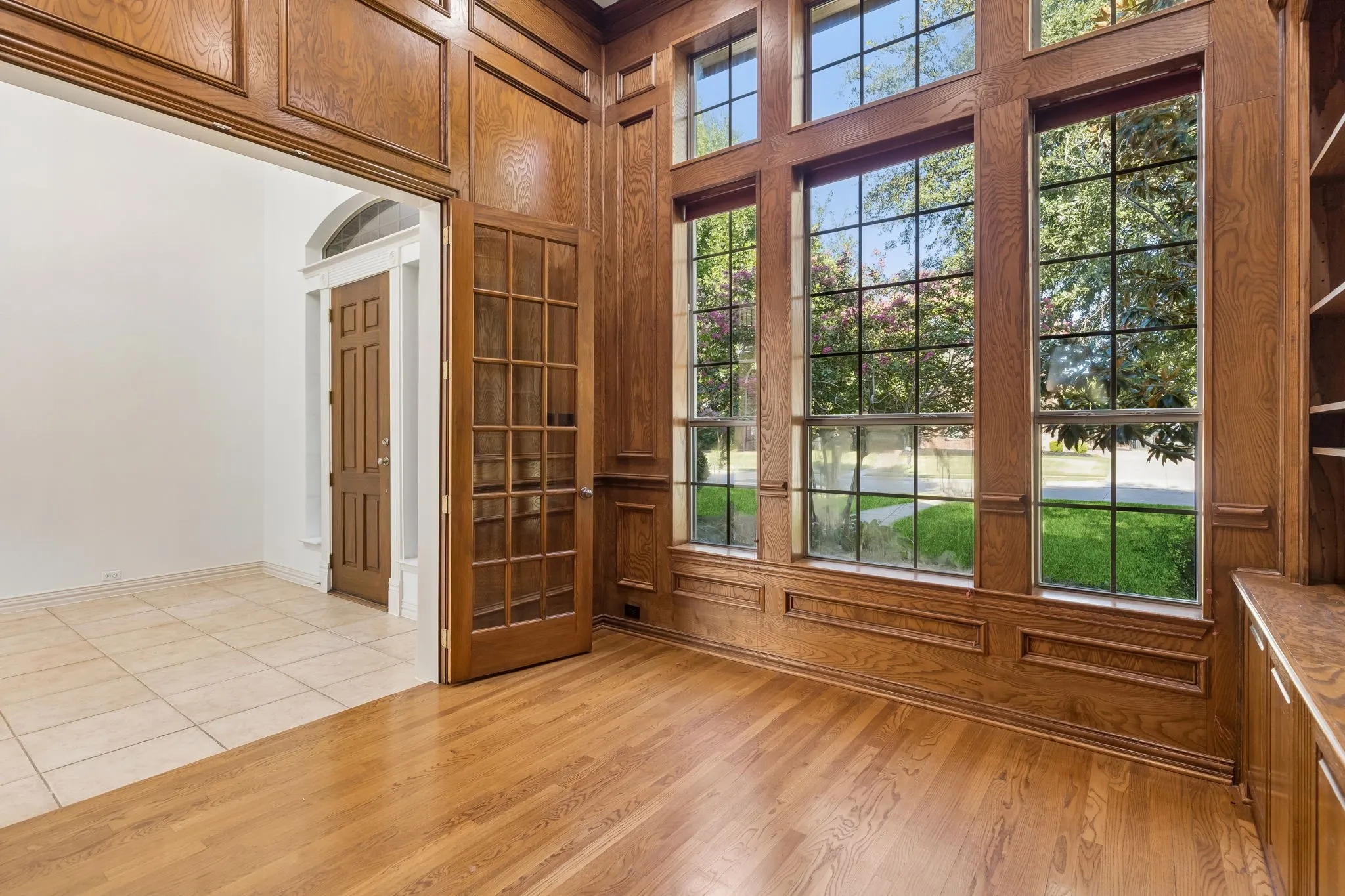 Single Family Residence For Sale in Tarrant County , 1308 Shropshire Court, Keller, Texas 76248, 5 Bedroom, 4 Bathroom, 4 Garage spaces, 4,344 Sqft, built in 2002, mls#21363693, Real Estate Agent in Keller, Homes For Sale in Tarrant county, Homes For Sale in Keller, Realtor in Keller Texas, Real Estate Brokerage Independent Realty Texas, Luminita Cordes Realtor
