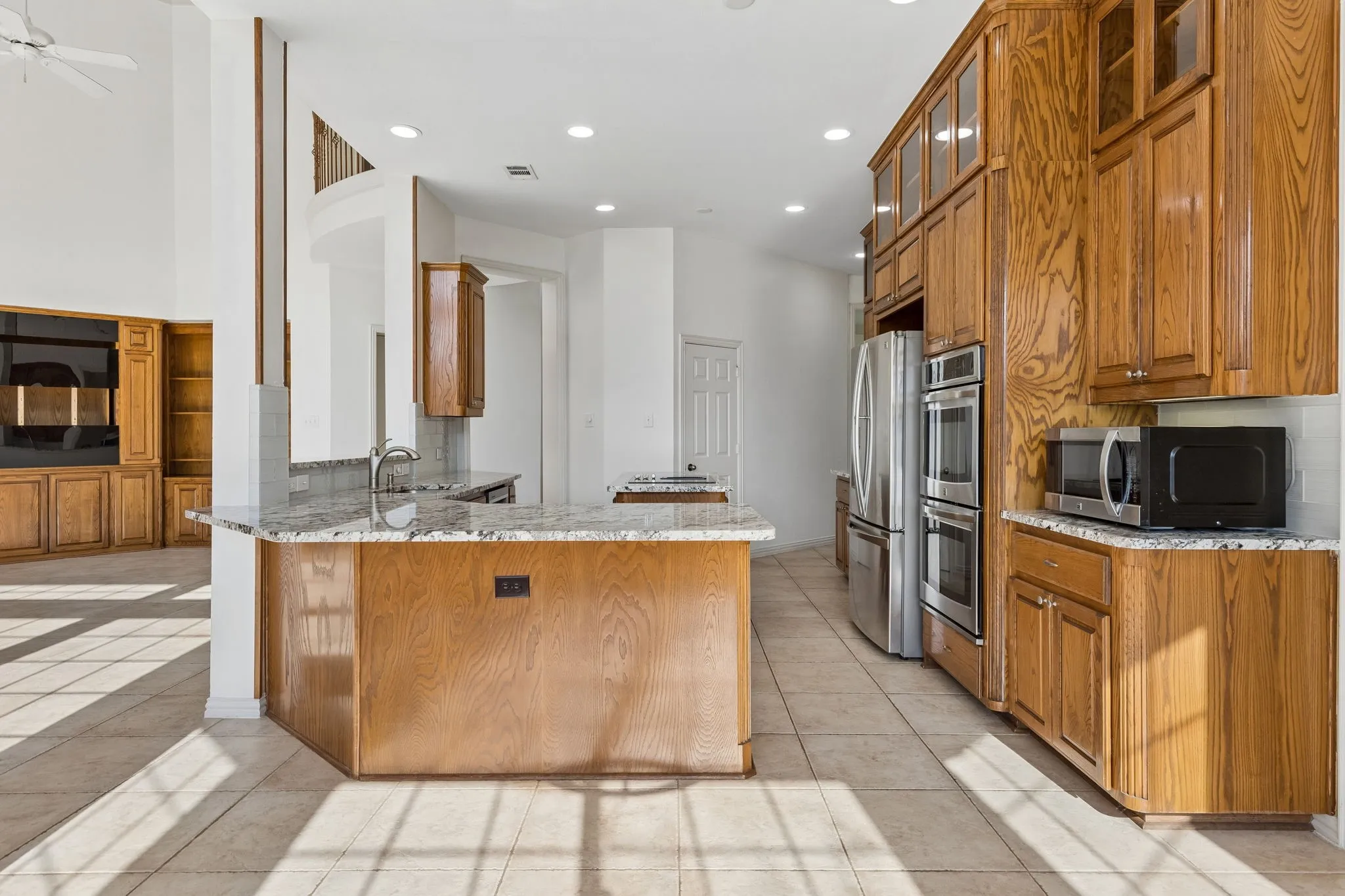 Single Family Residence For Sale in Tarrant County , 1308 Shropshire Court, Keller, Texas 76248, 5 Bedroom, 4 Bathroom, 4 Garage spaces, 4,344 Sqft, built in 2002, mls#21363693, Real Estate Agent in Keller, Homes For Sale in Tarrant county, Homes For Sale in Keller, Realtor in Keller Texas, Real Estate Brokerage Independent Realty Texas, Luminita Cordes Realtor