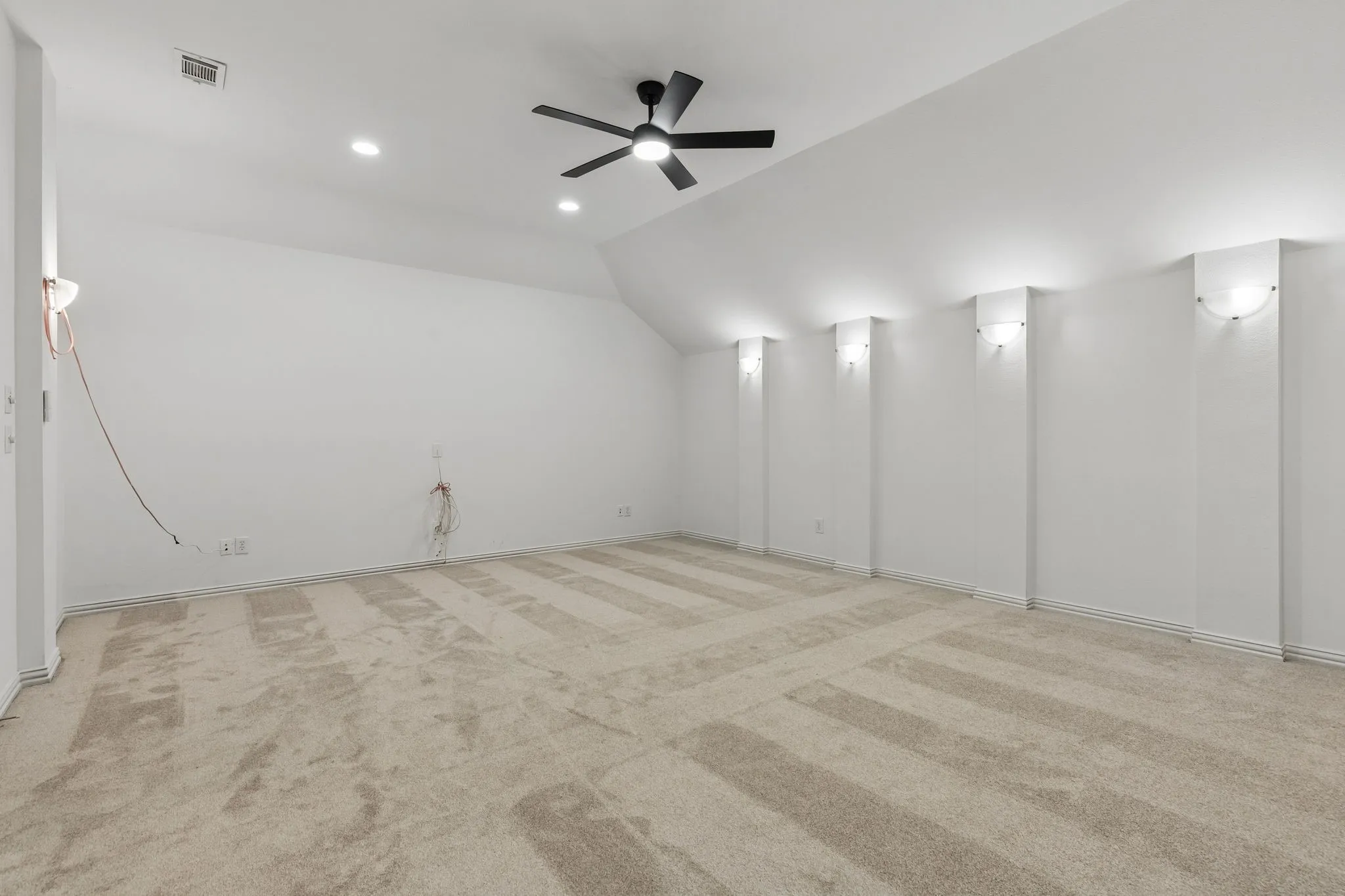 Single Family Residence For Sale in Tarrant County , 1308 Shropshire Court, Keller, Texas 76248, 5 Bedroom, 4 Bathroom, 4 Garage spaces, 4,344 Sqft, built in 2002, mls#21363693, Real Estate Agent in Keller, Homes For Sale in Tarrant county, Homes For Sale in Keller, Realtor in Keller Texas, Real Estate Brokerage Independent Realty Texas, Luminita Cordes Realtor
