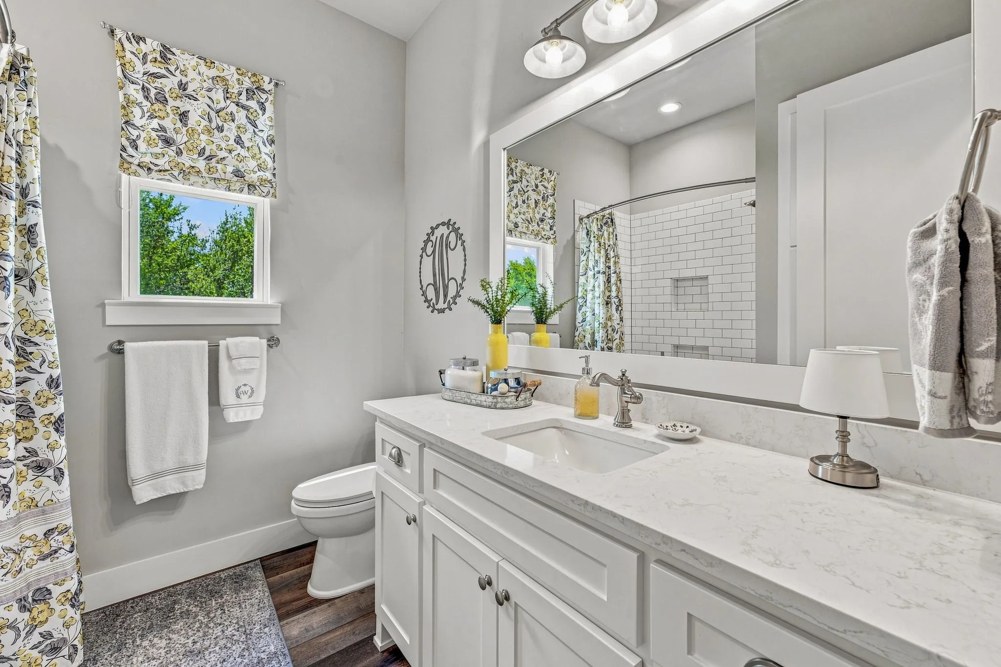 Single Family Residence For Sale in Erath County , 745 Schooner Way, Bluff Dale, Texas 76433, 3 Bedroom, 2 Bathroom, 3 Garage spaces, 1,800 Sqft, built in 2020, mls#21363519, Real Estate Agent in Bluff Dale, Homes For Sale in Erath county, Homes For Sale in Bluff Dale, Realtor in Bluff Dale Texas, Real Estate Brokerage Independent Realty Texas, Luminita Cordes Realtor
