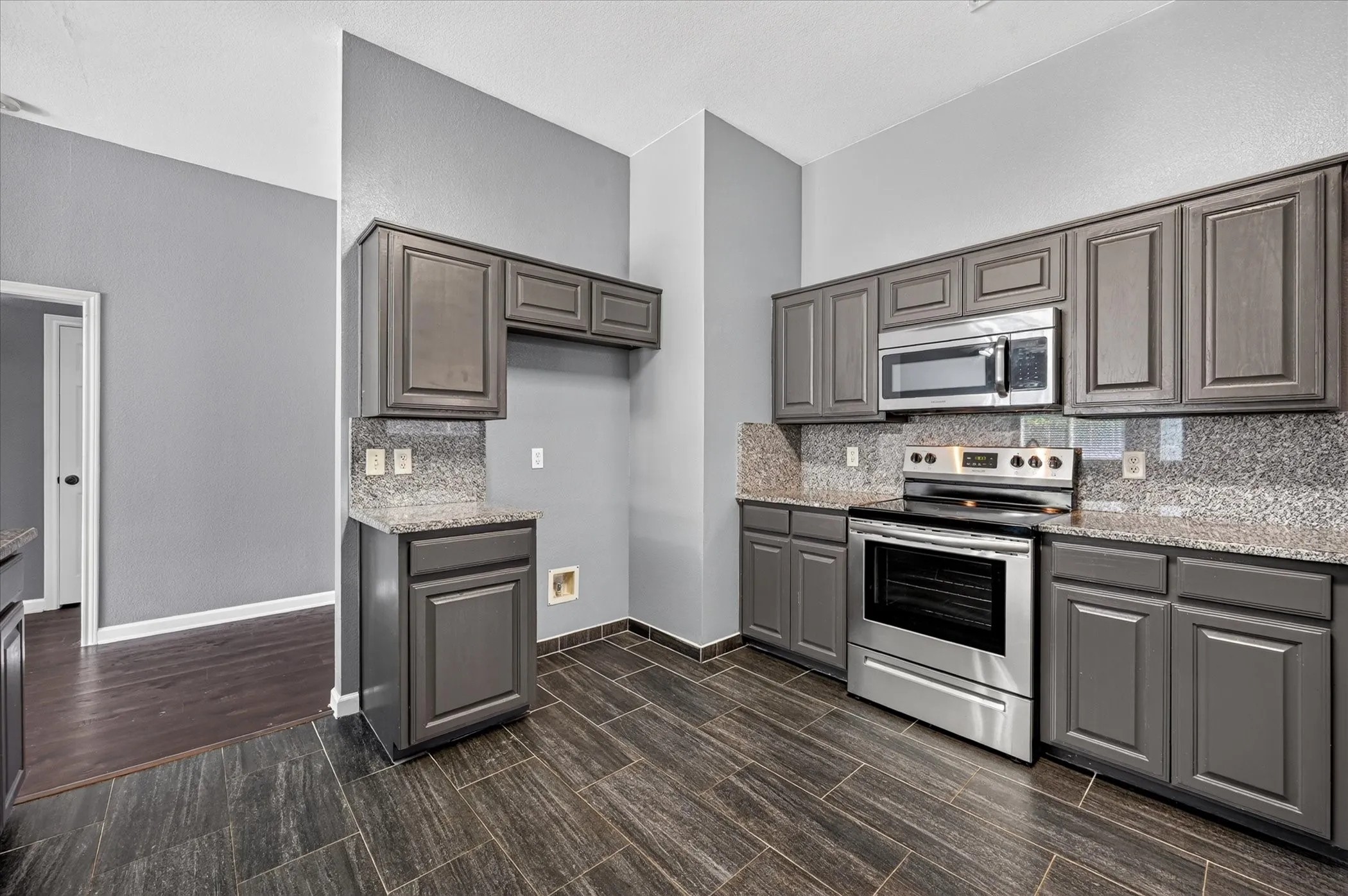 Single Family Residence For Rent in Denton County , 2060 Kenny Court, Lewisville, Texas 75067, 3 Bedroom, 2 Bathroom, 2 Garage spaces, 1,833 Sqft, built in 2000, mls#21358830, Real Estate Agent in Lewisville, Homes For Rent in Denton county, Homes For Rent in Lewisville, Realtor in Lewisville Texas, Real Estate Brokerage Independent Realty Texas, Luminita Cordes Realtor