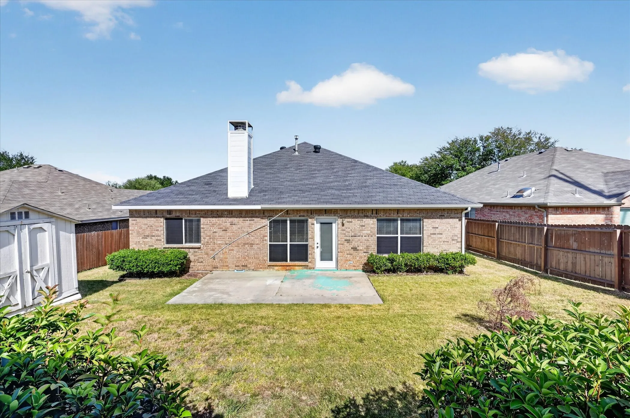 Single Family Residence For Rent in Denton County , 2060 Kenny Court, Lewisville, Texas 75067, 3 Bedroom, 2 Bathroom, 2 Garage spaces, 1,833 Sqft, built in 2000, mls#21358830, Real Estate Agent in Lewisville, Homes For Rent in Denton county, Homes For Rent in Lewisville, Realtor in Lewisville Texas, Real Estate Brokerage Independent Realty Texas, Luminita Cordes Realtor