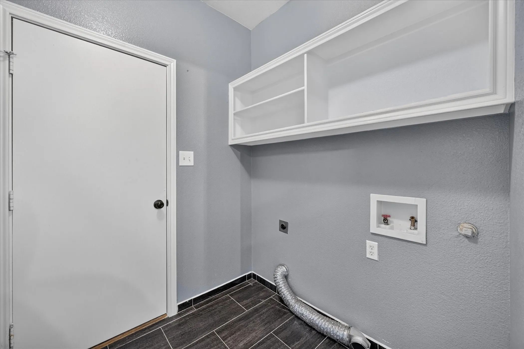 Single Family Residence For Rent in Denton County , 2060 Kenny Court, Lewisville, Texas 75067, 3 Bedroom, 2 Bathroom, 2 Garage spaces, 1,833 Sqft, built in 2000, mls#21358830, Real Estate Agent in Lewisville, Homes For Rent in Denton county, Homes For Rent in Lewisville, Realtor in Lewisville Texas, Real Estate Brokerage Independent Realty Texas, Luminita Cordes Realtor
