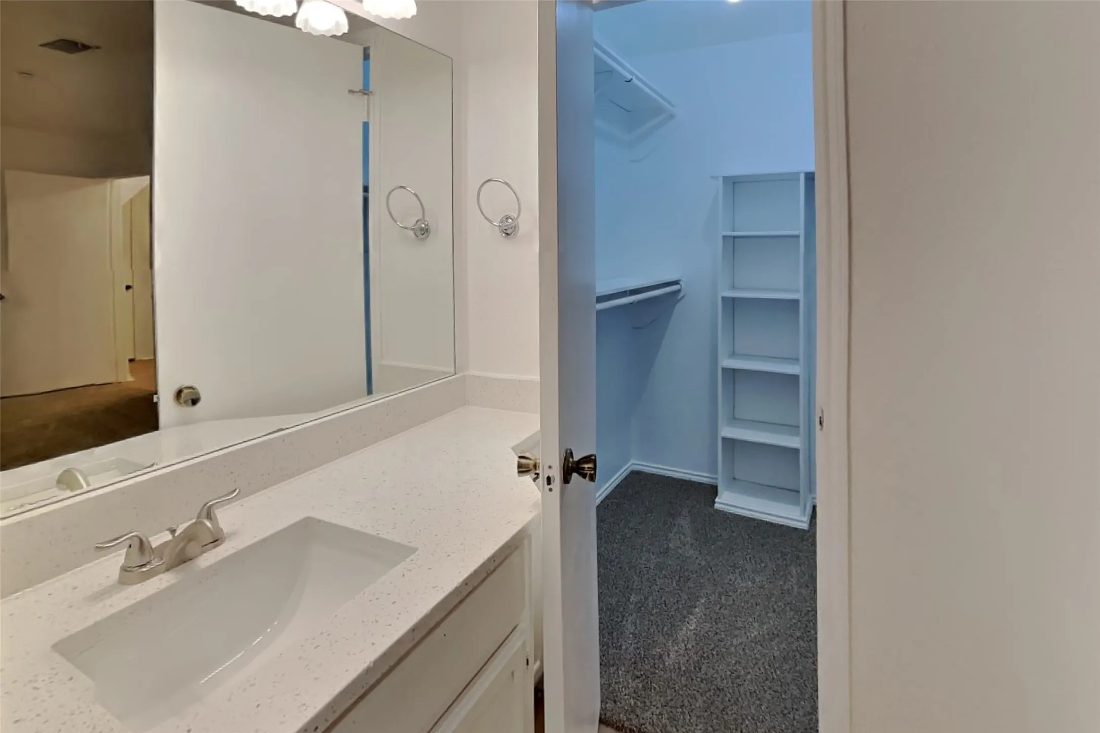 Single Family Residence For Rent in Johnson County , 817 Lynne Lane, Burleson, Texas 76028, 3 Bedroom, 2 Bathroom, 2 Garage spaces, 1,399 Sqft, built in 1980, mls#21363725, Real Estate Agent in Burleson, Homes For Rent in Johnson county, Homes For Rent in Burleson, Realtor in Burleson Texas, Real Estate Brokerage Independent Realty Texas, Luminita Cordes Realtor
