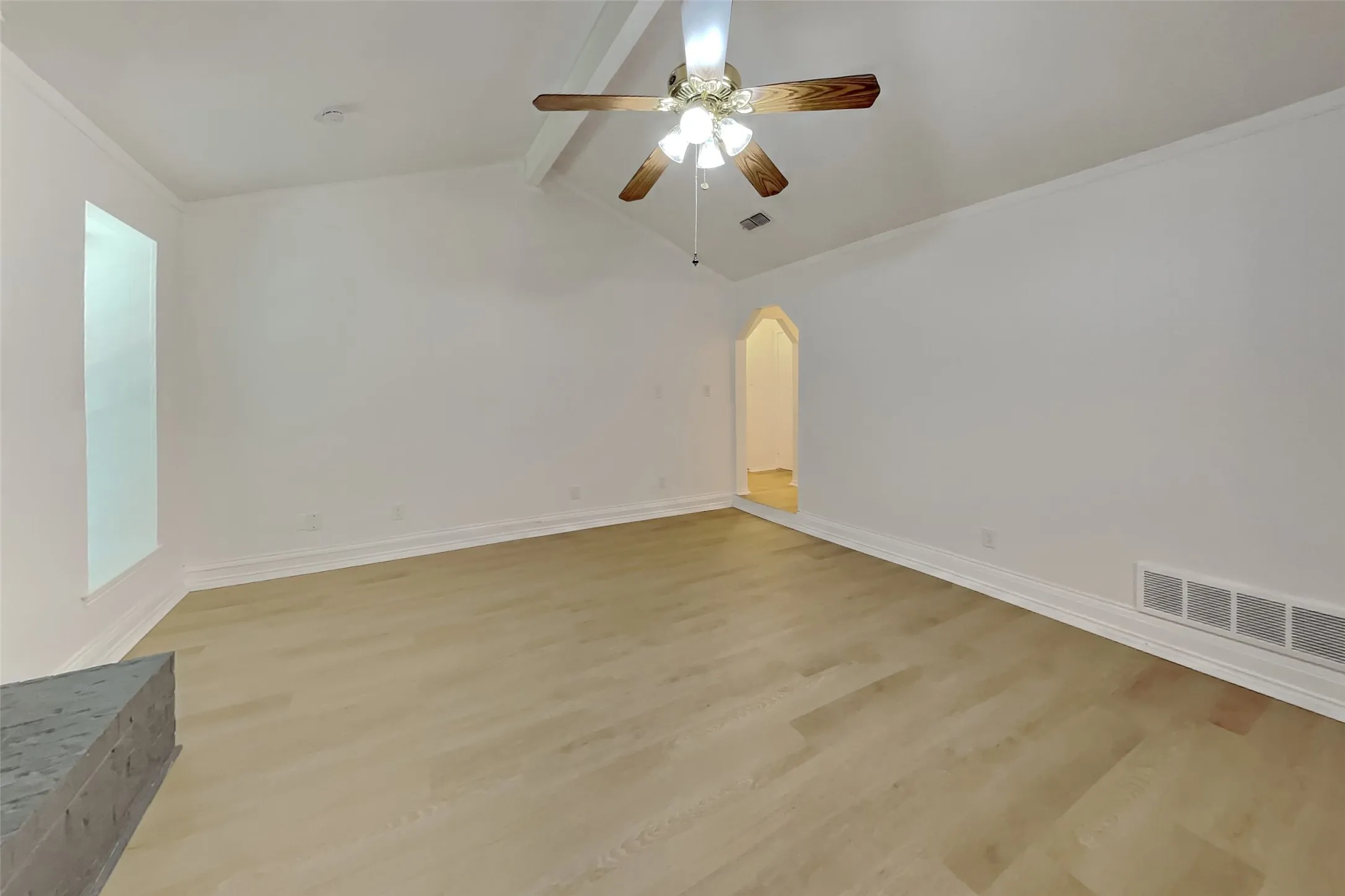 Single Family Residence For Rent in Johnson County , 817 Lynne Lane, Burleson, Texas 76028, 3 Bedroom, 2 Bathroom, 2 Garage spaces, 1,399 Sqft, built in 1980, mls#21363725, Real Estate Agent in Burleson, Homes For Rent in Johnson county, Homes For Rent in Burleson, Realtor in Burleson Texas, Real Estate Brokerage Independent Realty Texas, Luminita Cordes Realtor
