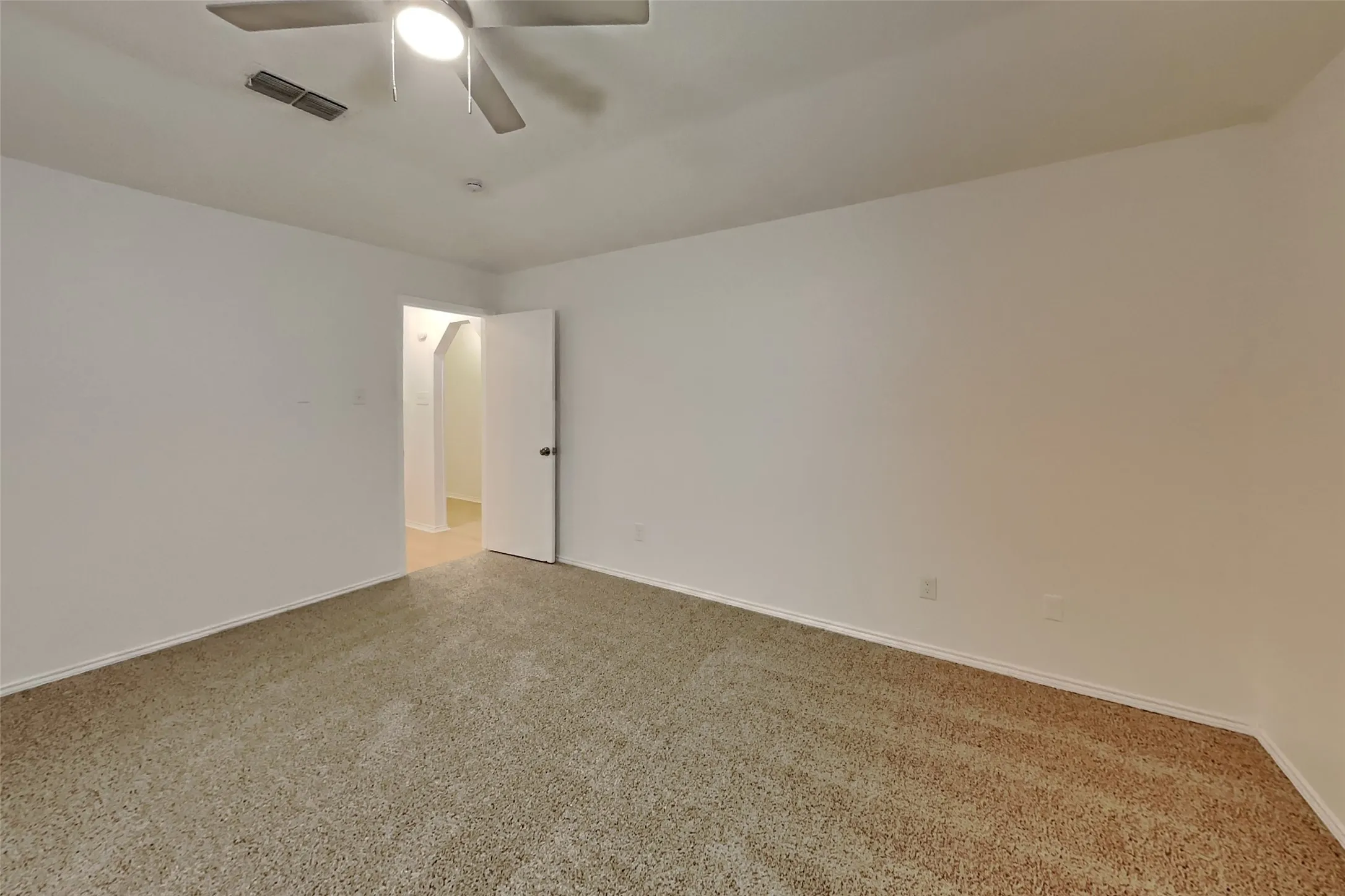 Single Family Residence For Rent in Johnson County , 817 Lynne Lane, Burleson, Texas 76028, 3 Bedroom, 2 Bathroom, 2 Garage spaces, 1,399 Sqft, built in 1980, mls#21363725, Real Estate Agent in Burleson, Homes For Rent in Johnson county, Homes For Rent in Burleson, Realtor in Burleson Texas, Real Estate Brokerage Independent Realty Texas, Luminita Cordes Realtor