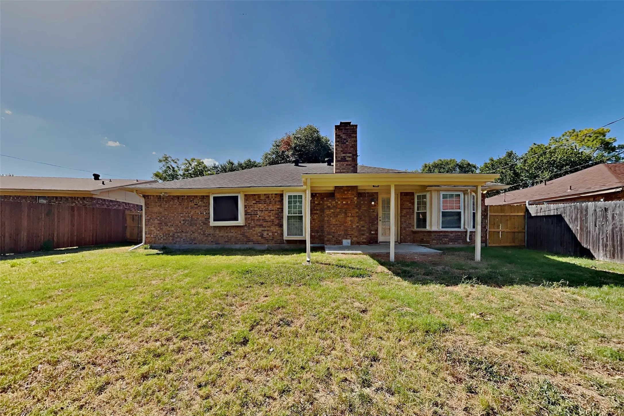 Single Family Residence For Rent in Johnson County , 817 Lynne Lane, Burleson, Texas 76028, 3 Bedroom, 2 Bathroom, 2 Garage spaces, 1,399 Sqft, built in 1980, mls#21363725, Real Estate Agent in Burleson, Homes For Rent in Johnson county, Homes For Rent in Burleson, Realtor in Burleson Texas, Real Estate Brokerage Independent Realty Texas, Luminita Cordes Realtor