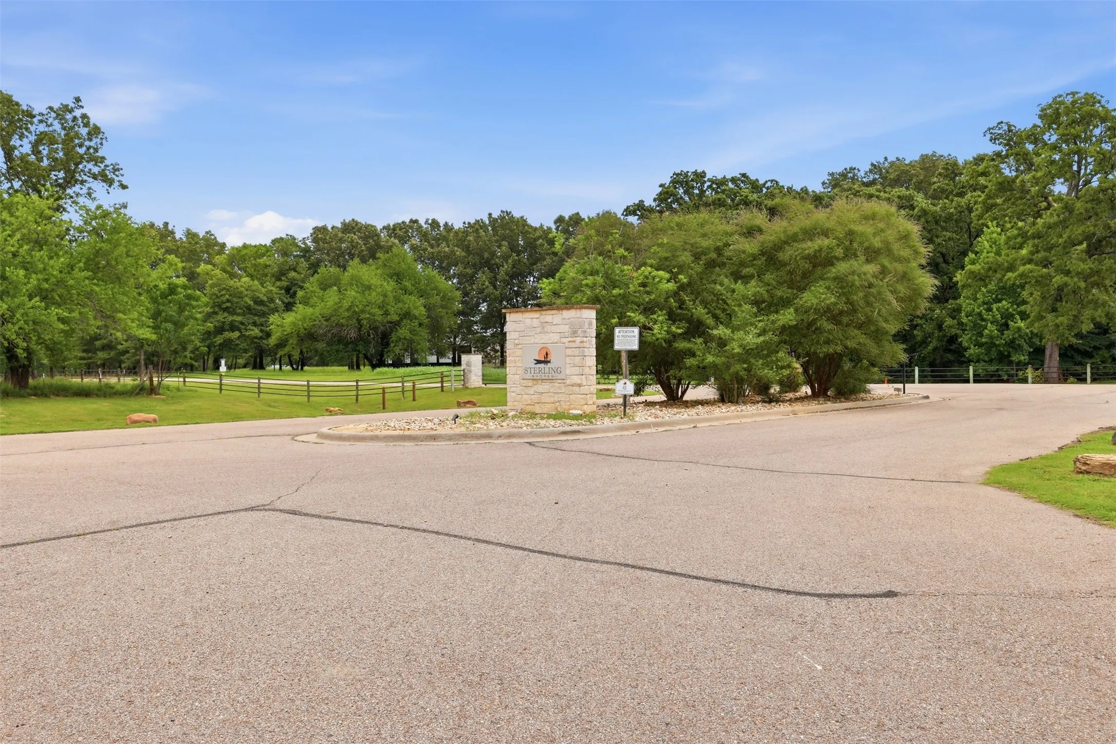 Unimproved Land For Sale in Franklin (TX) County , Lot 44 Sterling Shores Drive, Scroggins, Texas 75480, 0, 0, Garage spaces, 0 Sqft, built in 0, mls#21275960, Real Estate Agent in Scroggins, Homes For Sale in Franklin (TX) county, Homes For Sale in Scroggins, Realtor in Scroggins Texas, Real Estate Brokerage Independent Realty Texas, Luminita Cordes Realtor