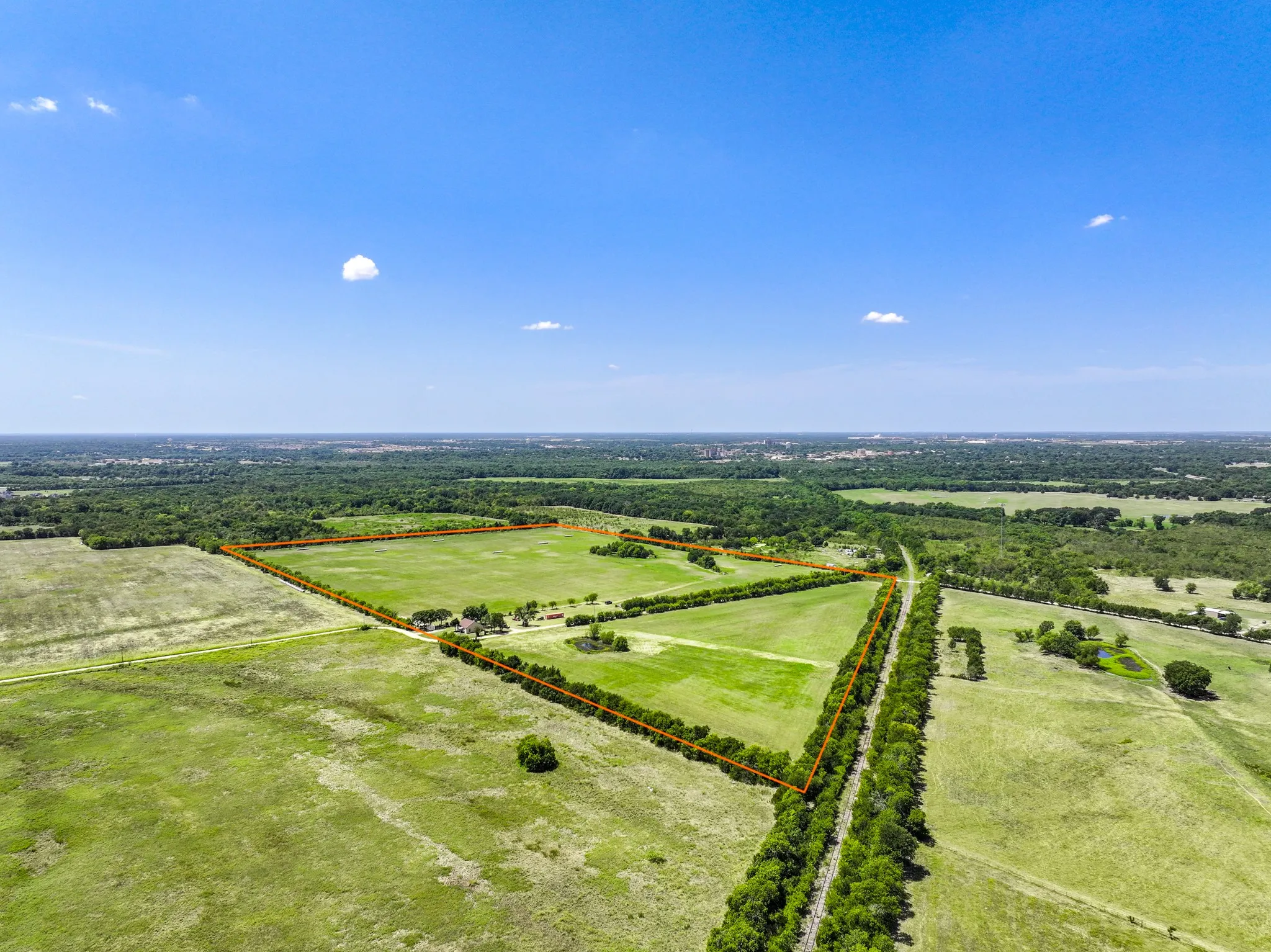 Improved Land For Sale in Hunt County , 5726 County Road 4100, Greenville, Texas 75401, 0, 0, Garage spaces, 0 Sqft, built in 0, Price $2,352,000, mls#21363733, Real Estate Agent in Greenville, Homes For Sale in Hunt county, Homes For Sale in Greenville, Realtor in Greenville Texas, Real Estate Brokerage Independent Realty Texas, Luminita Cordes Realtor