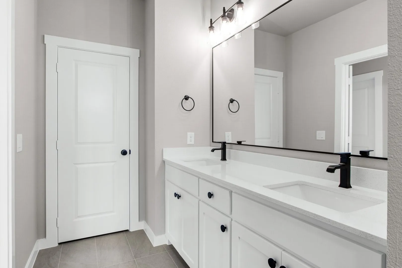 024-4626WhiteBuffaloTrailOakPoint-TX-75068-PrimaryBathroom.jpg-SMALL