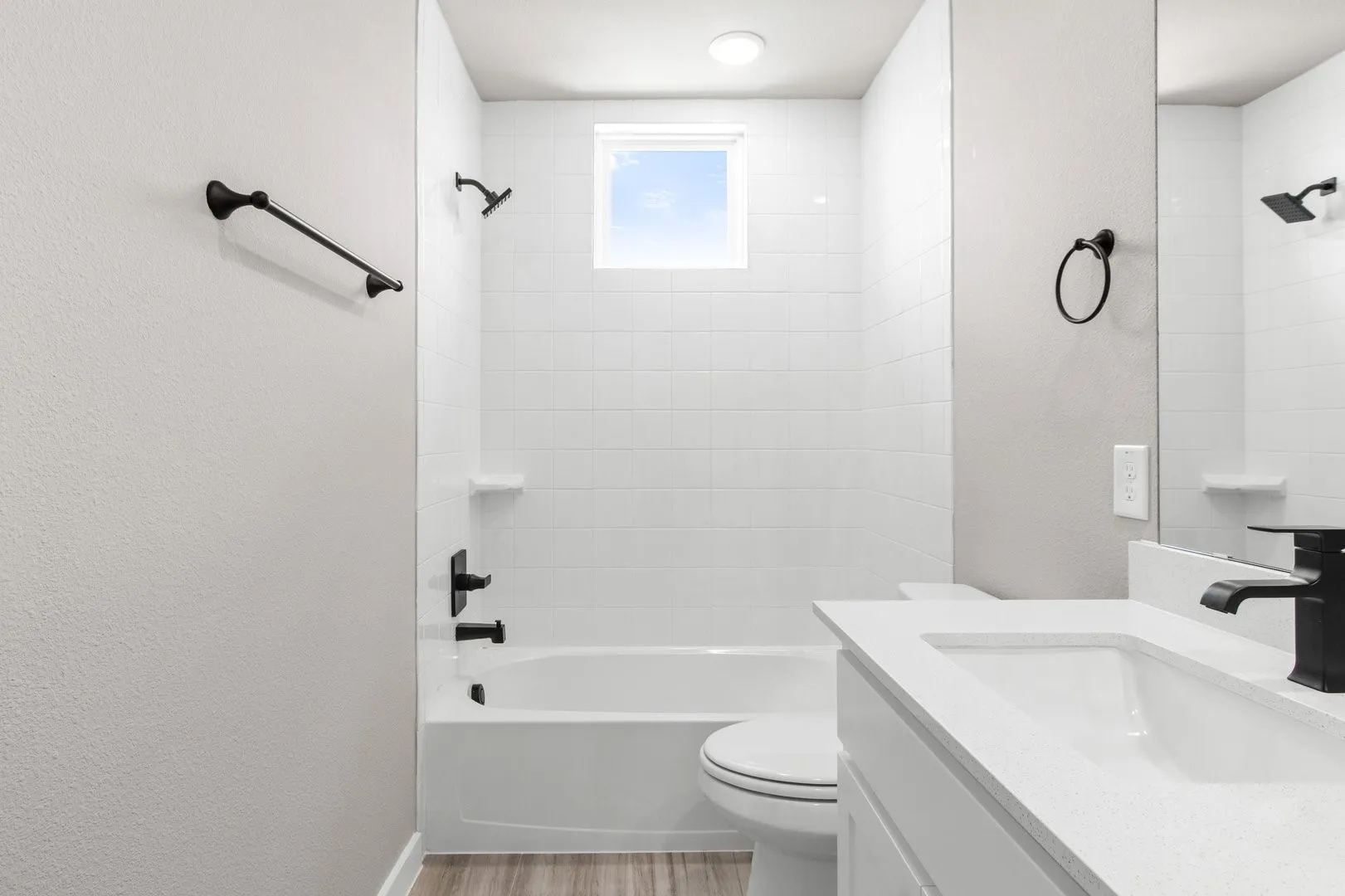 029-4626WhiteBuffaloTrailOakPoint-TX-75068-Bathroom3.jpg-SMALL
