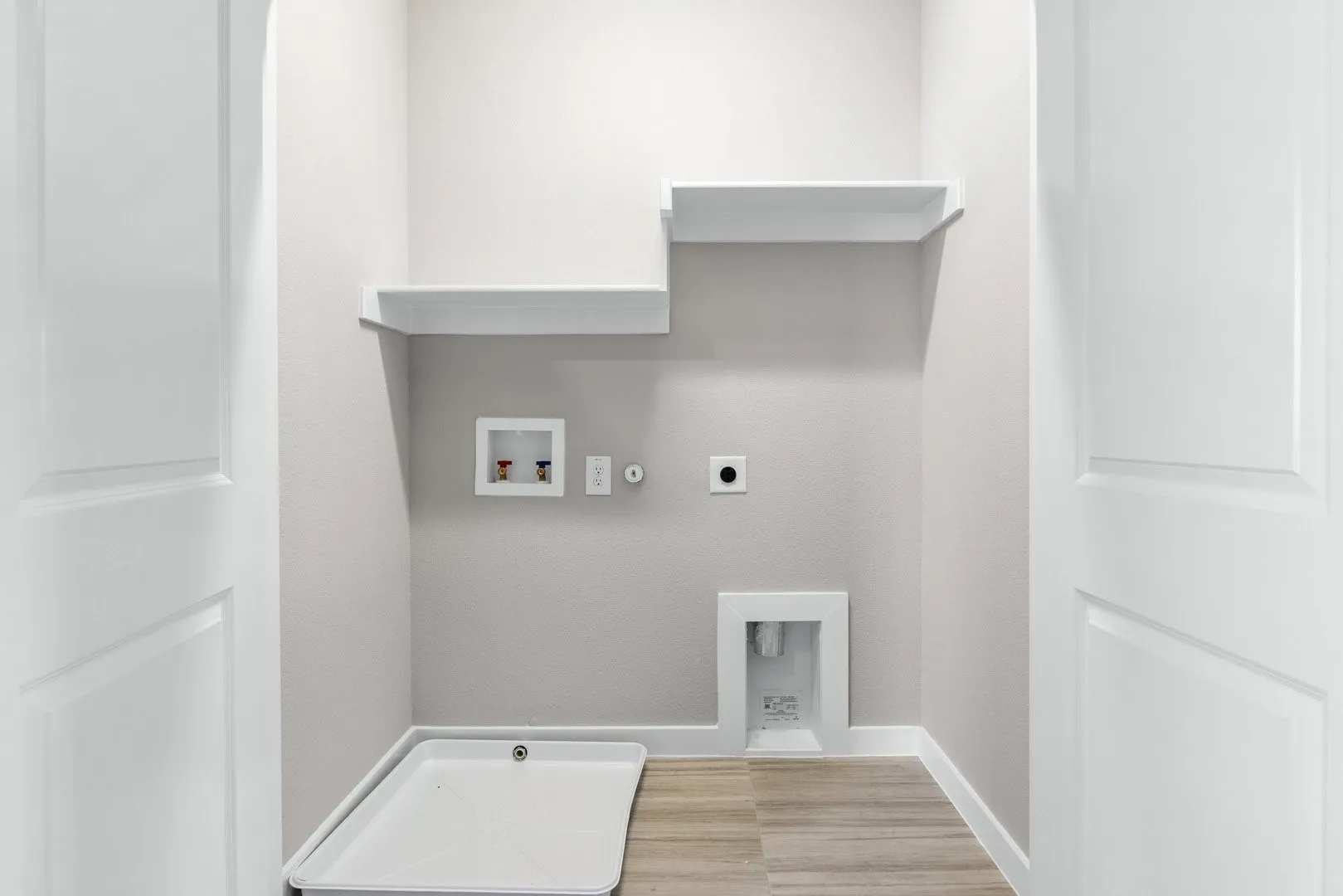031-4626WhiteBuffaloTrailOakPoint-TX-75068-Laundry.jpg-SMALL