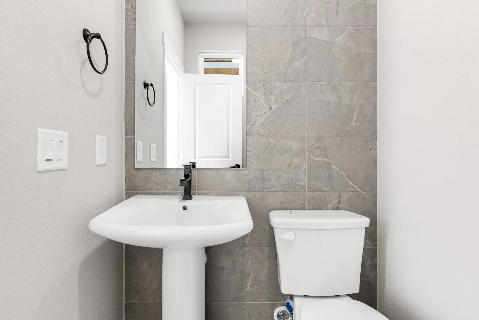 018-4626WhiteBuffaloTrailOakPoint-TX-75068-Bathroom2.jpg-SMALL