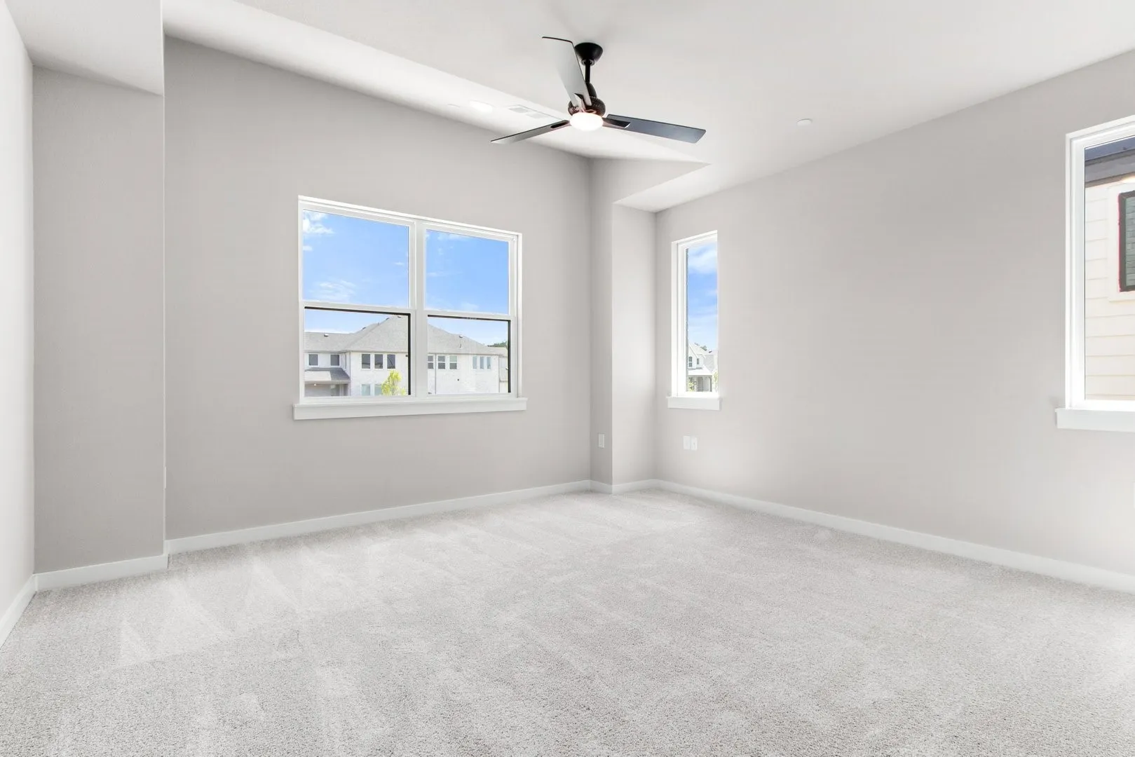 020-4626WhiteBuffaloTrailOakPoint-TX-75068-PrimaryBedroom.jpg-SMALL