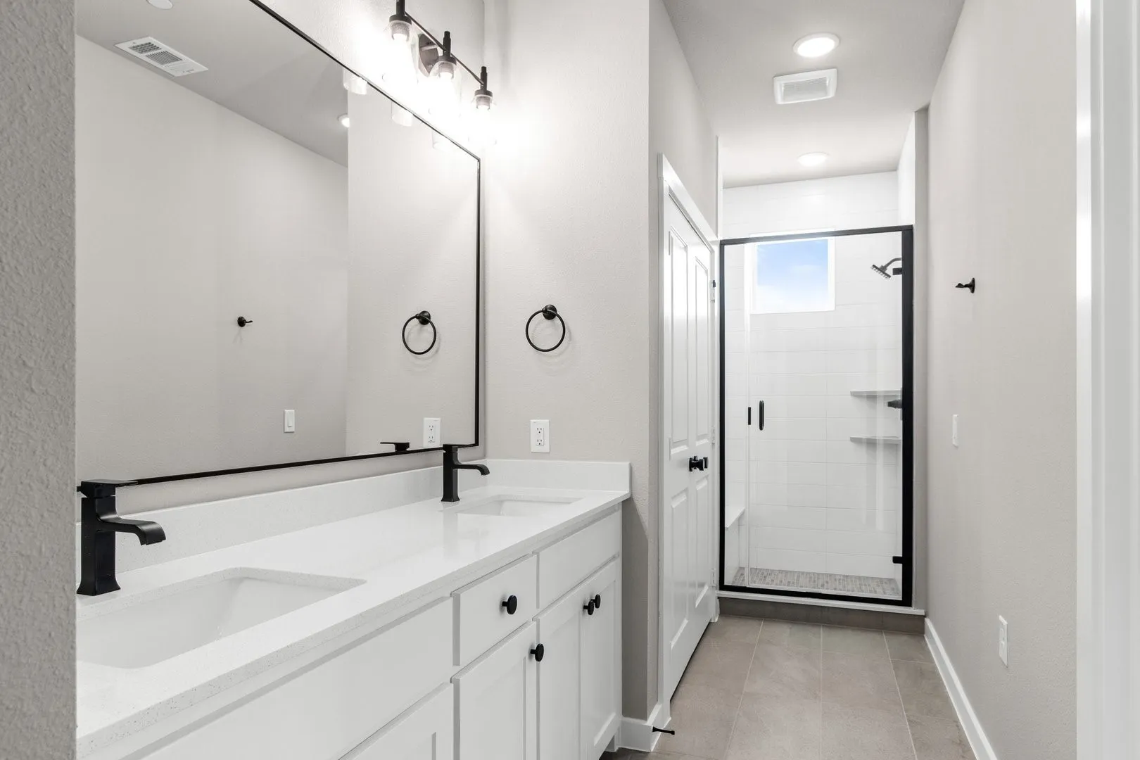 025-4626WhiteBuffaloTrailOakPoint-TX-75068-PrimaryBathroom.jpg-SMALL