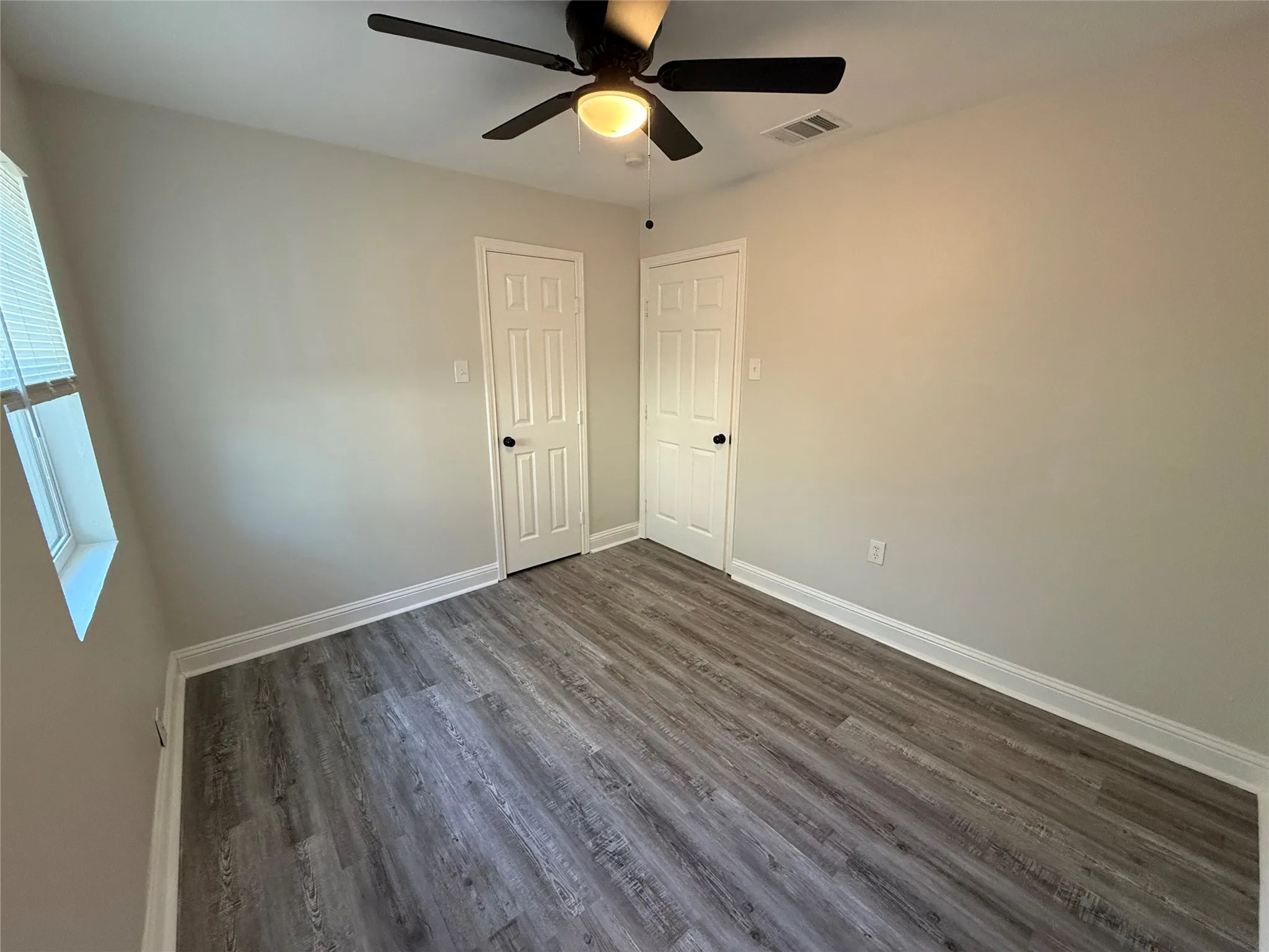 Single Family Residence For Rent in Grayson County , 1033 S Hub Street, Sherman, Texas 75090, 3 Bedroom, 1 Bathroom, Garage spaces, 1,026 Sqft, built in 1948, mls#21360793, Real Estate Agent in Sherman, Homes For Rent in Grayson county, Homes For Rent in Sherman, Realtor in Sherman Texas, Real Estate Brokerage Independent Realty Texas, Luminita Cordes Realtor