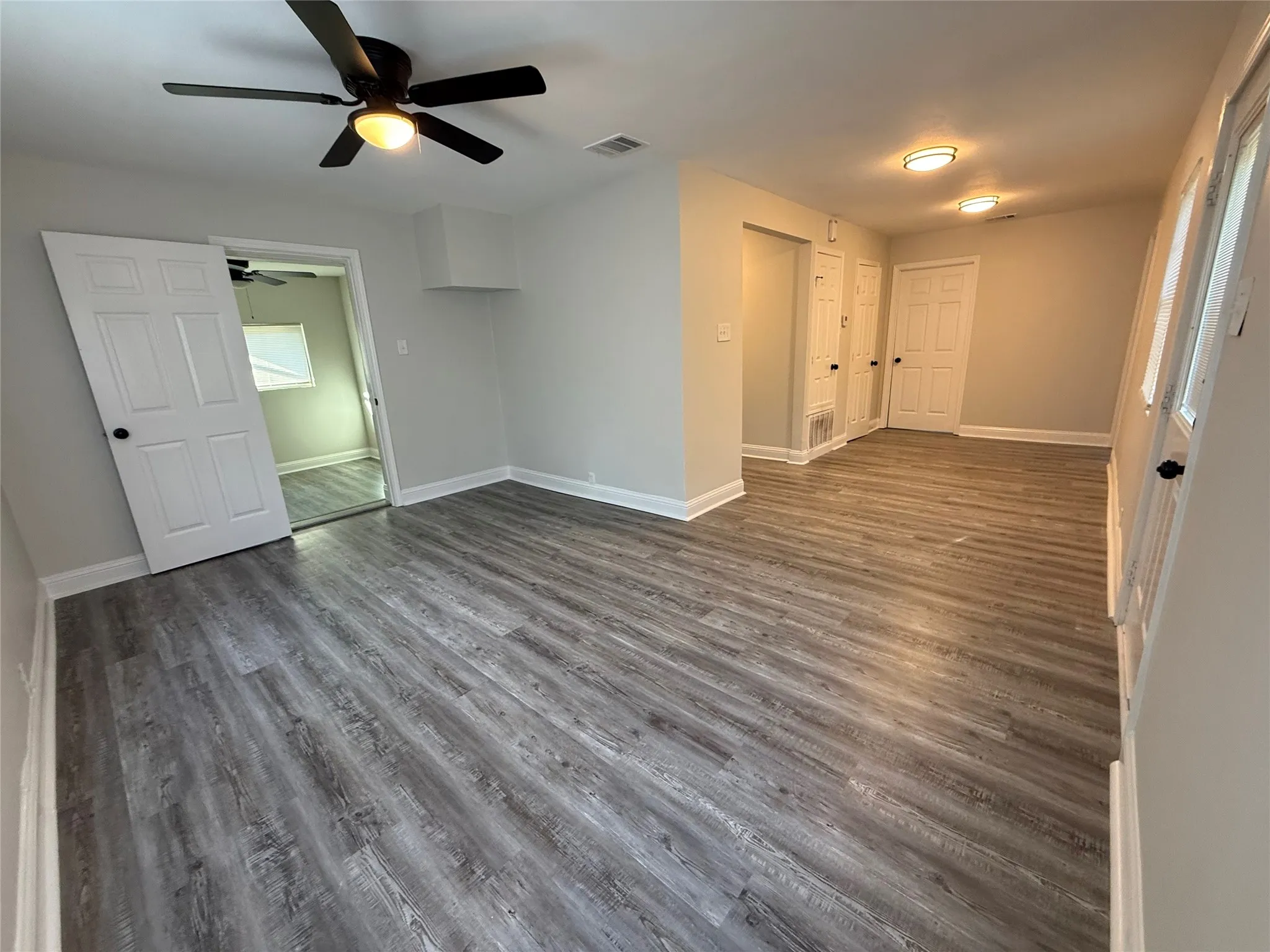 Single Family Residence For Rent in Grayson County , 1033 S Hub Street, Sherman, Texas 75090, 3 Bedroom, 1 Bathroom, Garage spaces, 1,026 Sqft, built in 1948, mls#21360793, Real Estate Agent in Sherman, Homes For Rent in Grayson county, Homes For Rent in Sherman, Realtor in Sherman Texas, Real Estate Brokerage Independent Realty Texas, Luminita Cordes Realtor