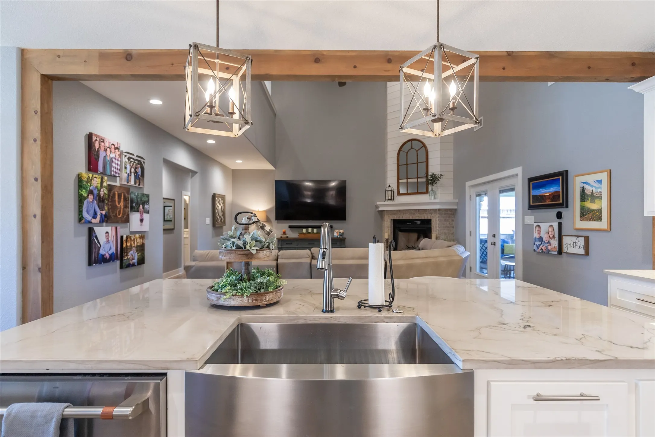 Single Family Residence For Sale in Taylor County , 1749 Urban Avenue, Abilene, Texas 79601, 4 Bedroom, 4 Bathroom, 2 Garage spaces, 2,927 Sqft, built in 2020, mls#21363356, Real Estate Agent in Abilene, Homes For Sale in Taylor county, Homes For Sale in Abilene, Realtor in Abilene Texas, Real Estate Brokerage Independent Realty Texas, Luminita Cordes Realtor
