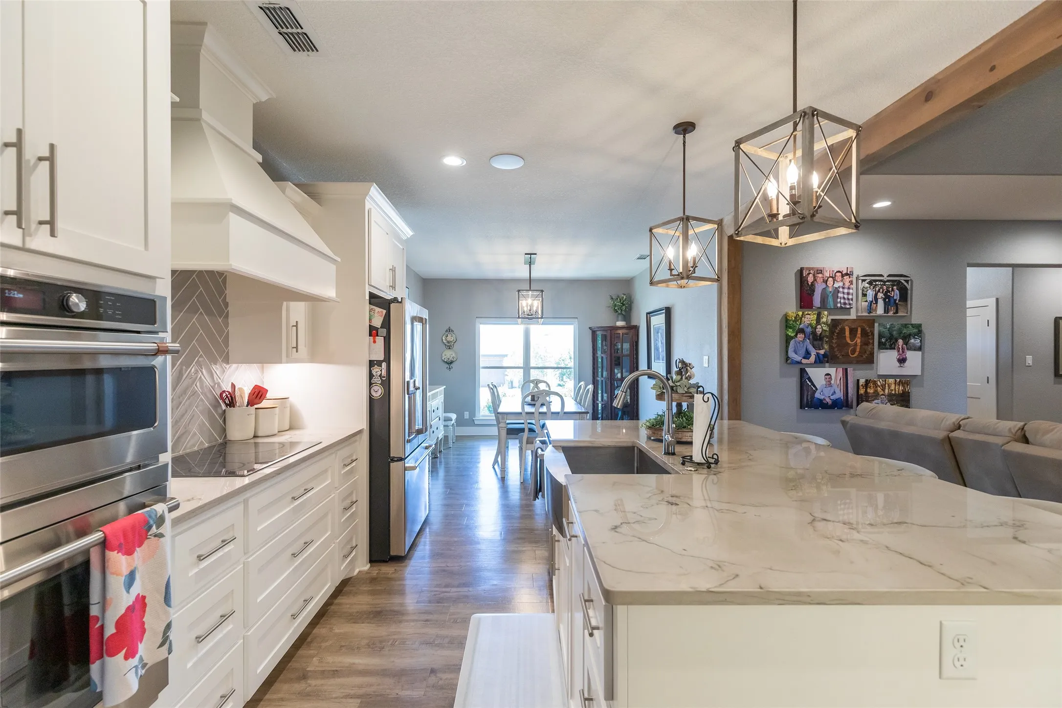 Single Family Residence For Sale in Taylor County , 1749 Urban Avenue, Abilene, Texas 79601, 4 Bedroom, 4 Bathroom, 2 Garage spaces, 2,927 Sqft, built in 2020, mls#21363356, Real Estate Agent in Abilene, Homes For Sale in Taylor county, Homes For Sale in Abilene, Realtor in Abilene Texas, Real Estate Brokerage Independent Realty Texas, Luminita Cordes Realtor