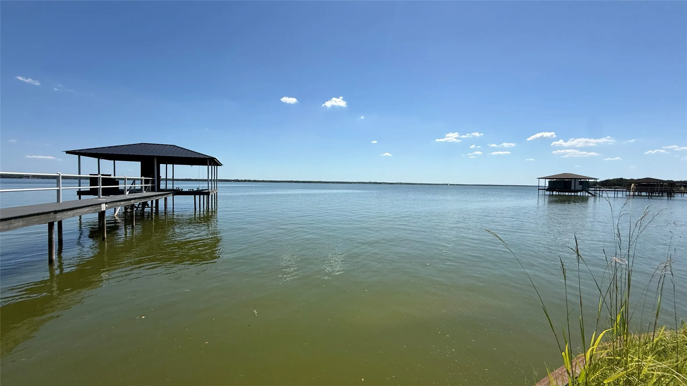 Wide-open water and peaceful surroundings create an inviting backdrop for retirement or part-time living on Richland Chambers Lake.