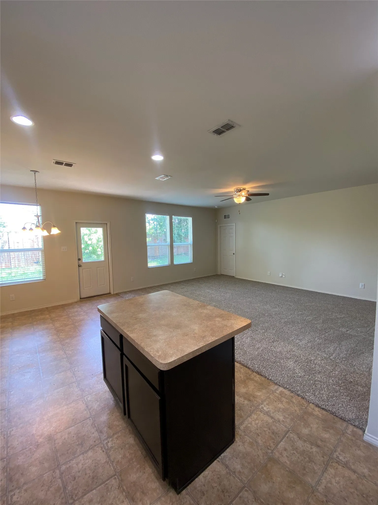 Single Family Residence For Rent in Denton County , 1721 Megan Creek Drive, Little Elm, Texas 75068, 3 Bedroom, 2 Bathroom, 2 Garage spaces, 1,443 Sqft, built in 2015, mls#21363739, Real Estate Agent in Little Elm, Homes For Rent in Denton county, Homes For Rent in Little Elm, Realtor in Little Elm Texas, Real Estate Brokerage Independent Realty Texas, Luminita Cordes Realtor