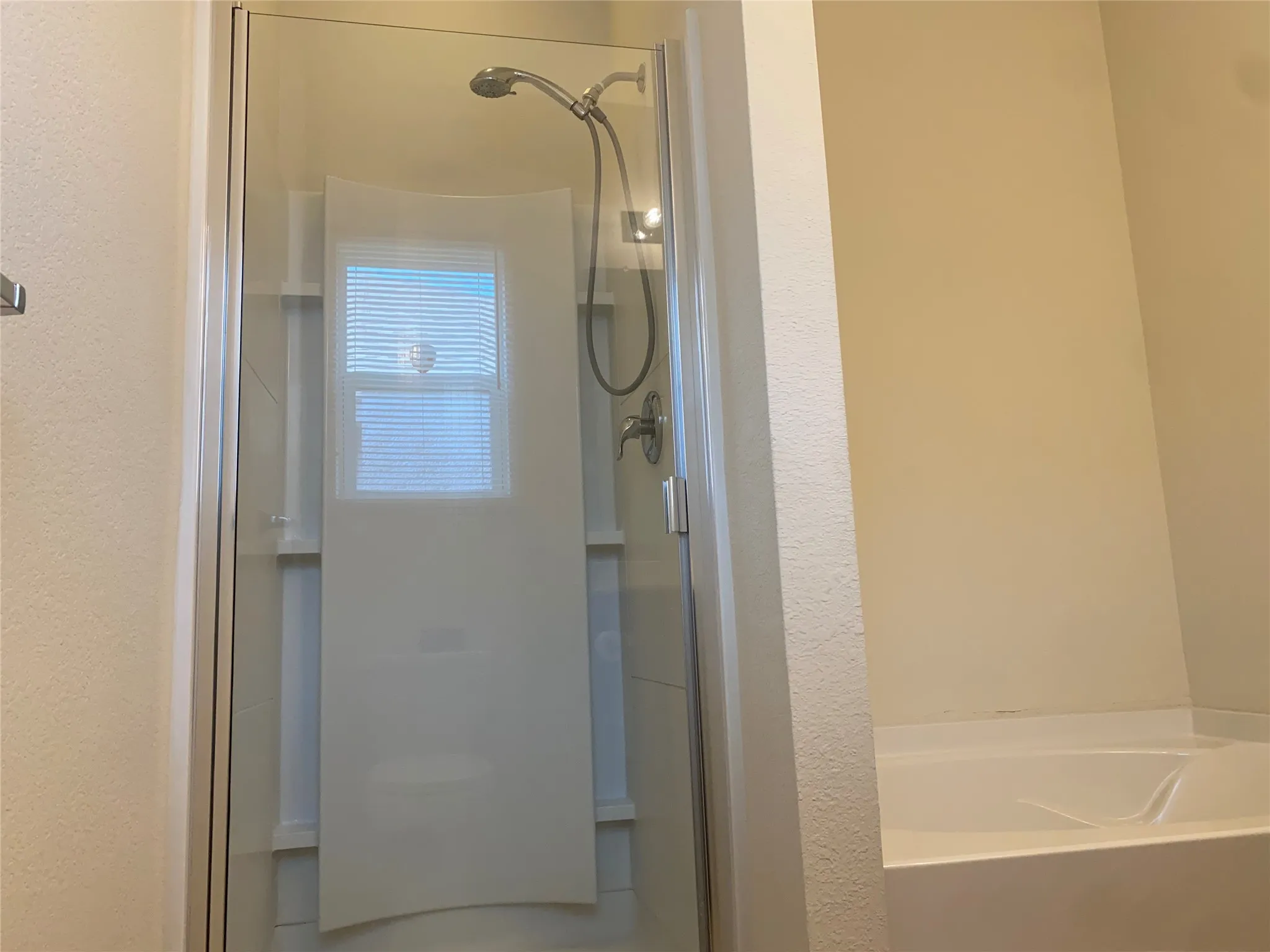 Single Family Residence For Rent in Denton County , 1721 Megan Creek Drive, Little Elm, Texas 75068, 3 Bedroom, 2 Bathroom, 2 Garage spaces, 1,443 Sqft, built in 2015, mls#21363739, Real Estate Agent in Little Elm, Homes For Rent in Denton county, Homes For Rent in Little Elm, Realtor in Little Elm Texas, Real Estate Brokerage Independent Realty Texas, Luminita Cordes Realtor