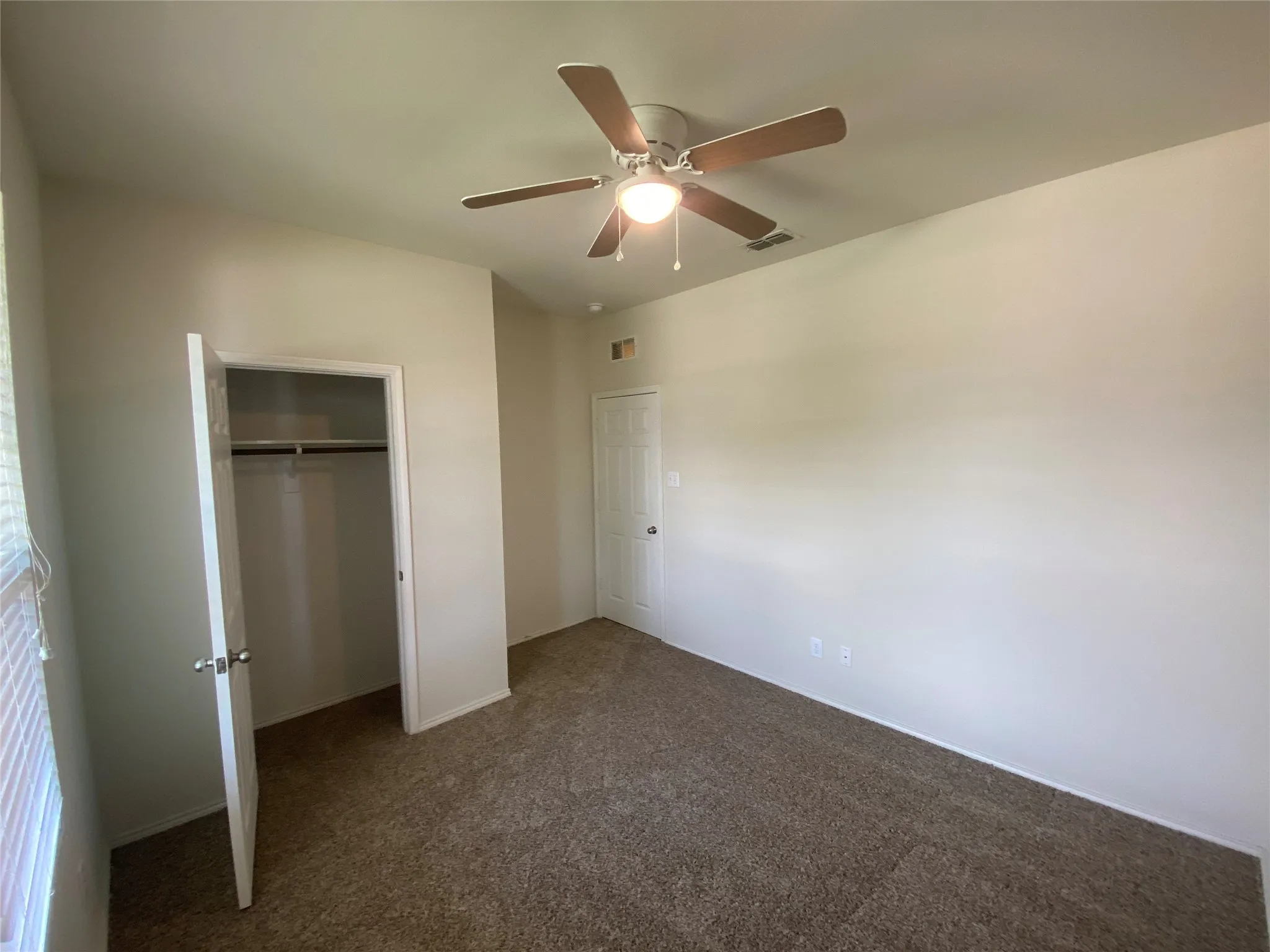 Single Family Residence For Rent in Denton County , 1721 Megan Creek Drive, Little Elm, Texas 75068, 3 Bedroom, 2 Bathroom, 2 Garage spaces, 1,443 Sqft, built in 2015, mls#21363739, Real Estate Agent in Little Elm, Homes For Rent in Denton county, Homes For Rent in Little Elm, Realtor in Little Elm Texas, Real Estate Brokerage Independent Realty Texas, Luminita Cordes Realtor